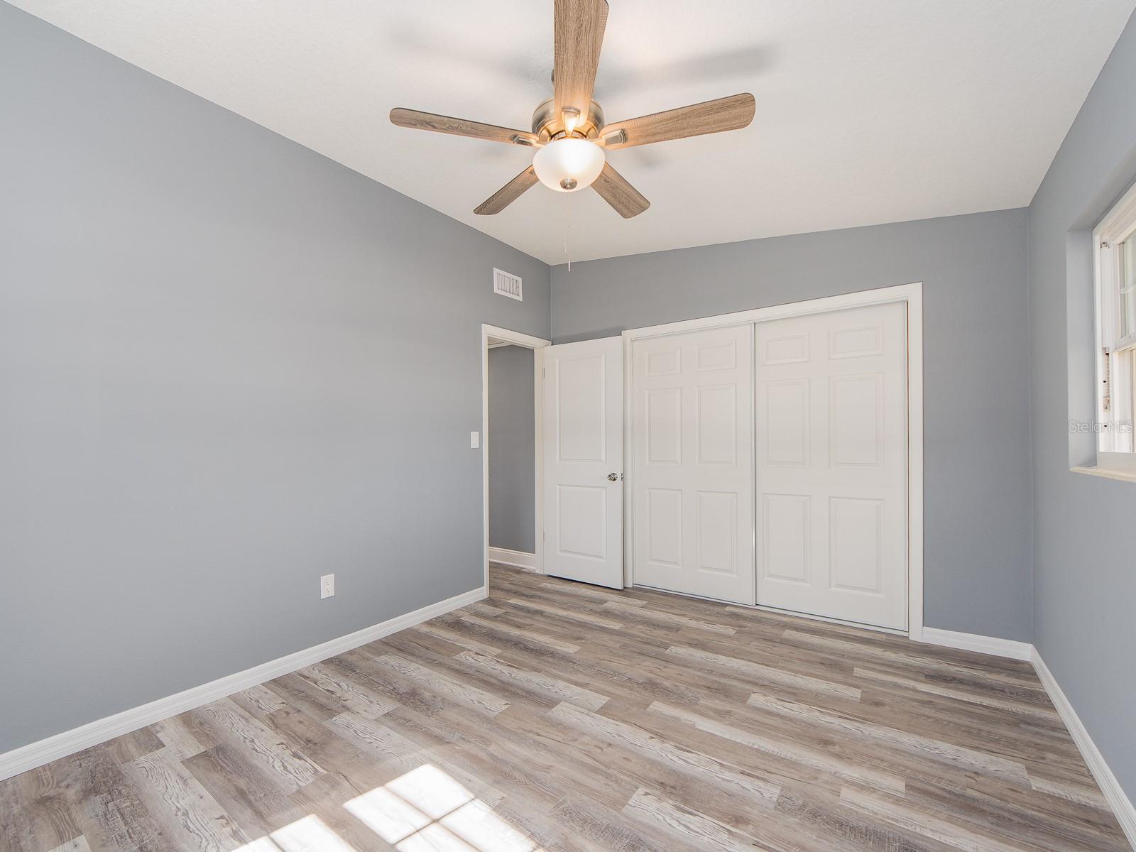 Image 21 of 29 For 1596 Evergreen Avenue