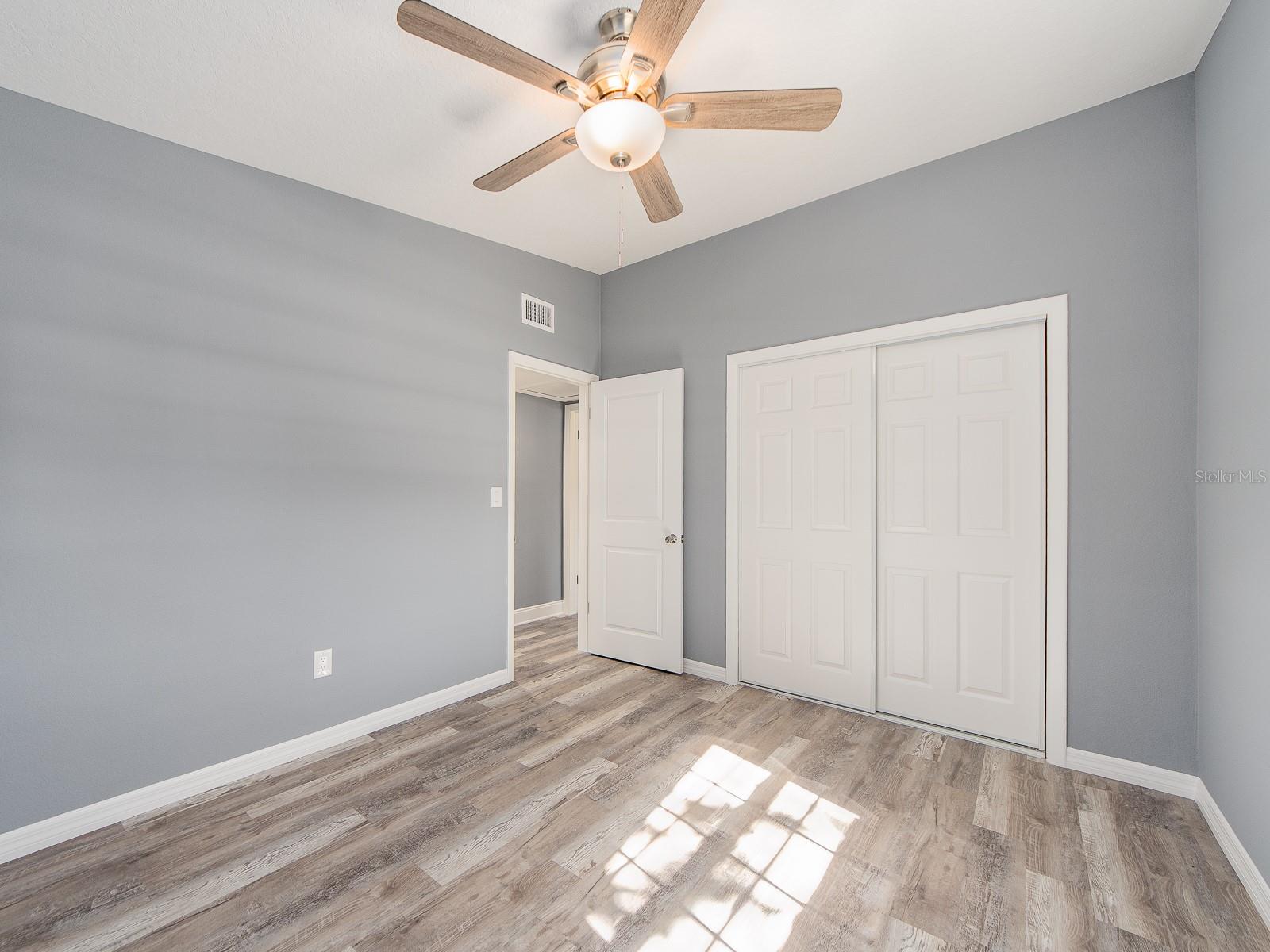 Image 26 of 29 For 1596 Evergreen Avenue