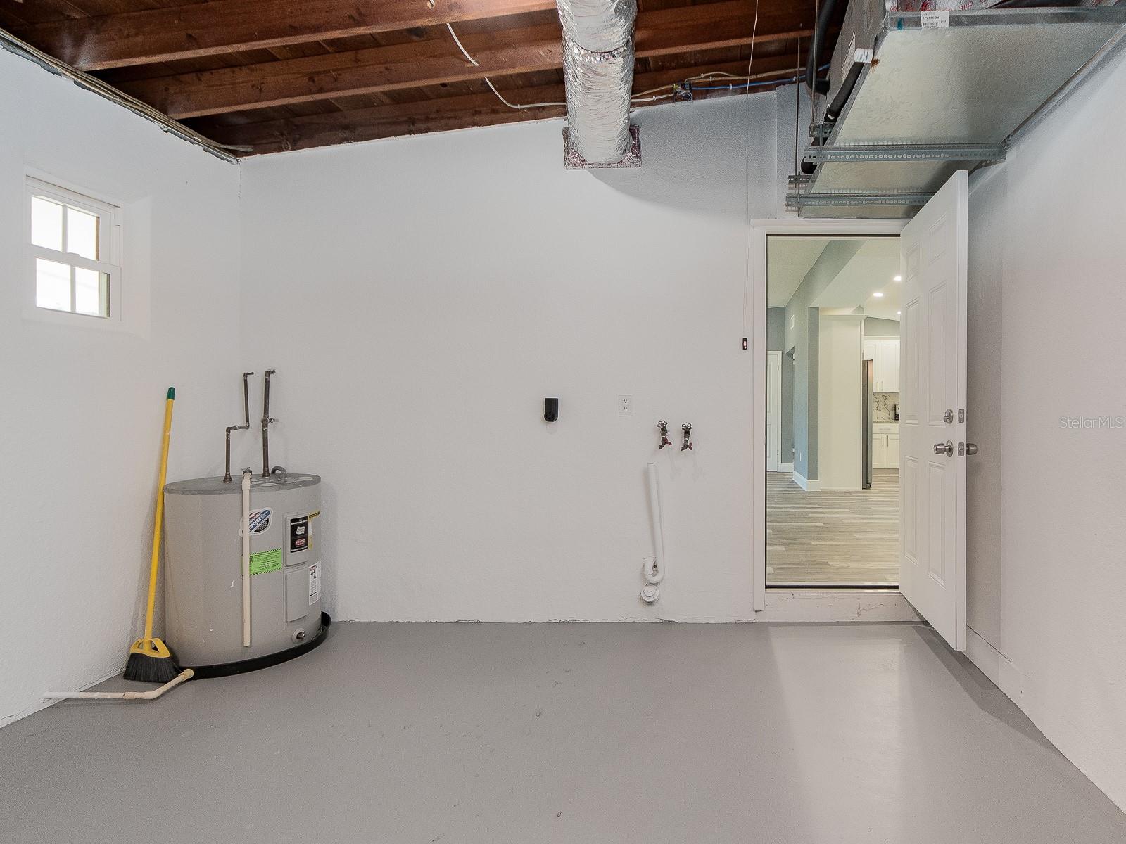 Image 28 of 29 For 1596 Evergreen Avenue