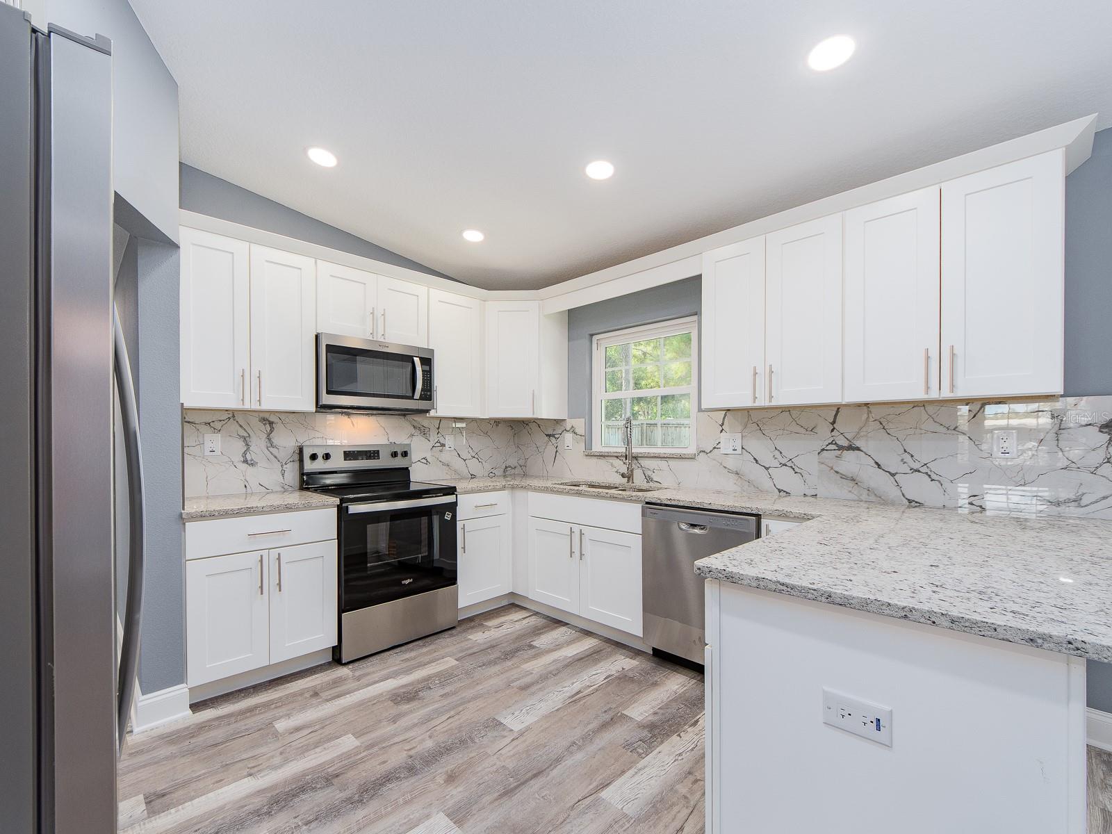 Image 9 of 29 For 1596 Evergreen Avenue