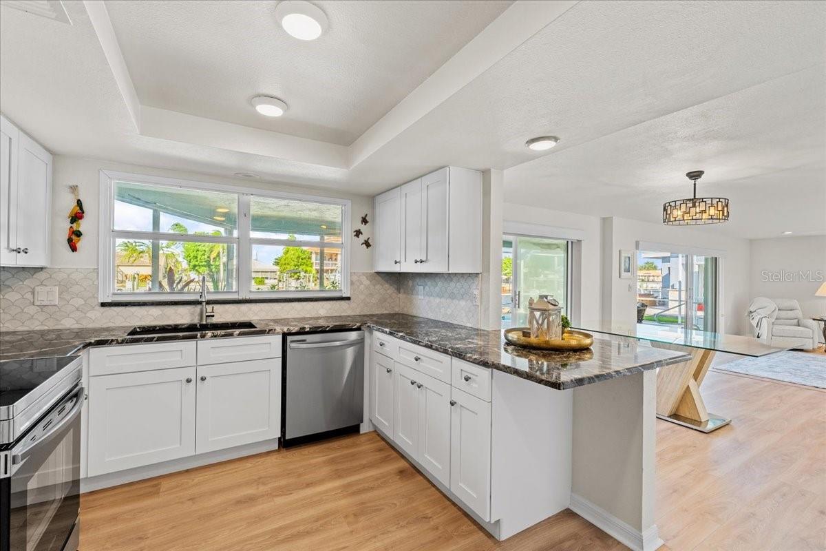 Image 17 of 76 For 5028 Ensign Loop