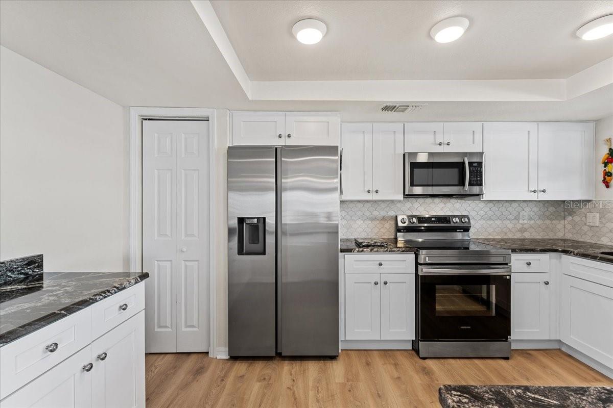 Image 19 of 76 For 5028 Ensign Loop