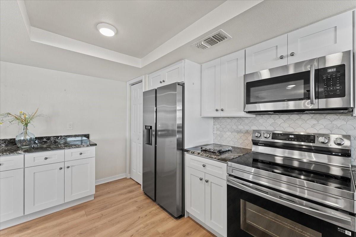 Image 21 of 76 For 5028 Ensign Loop