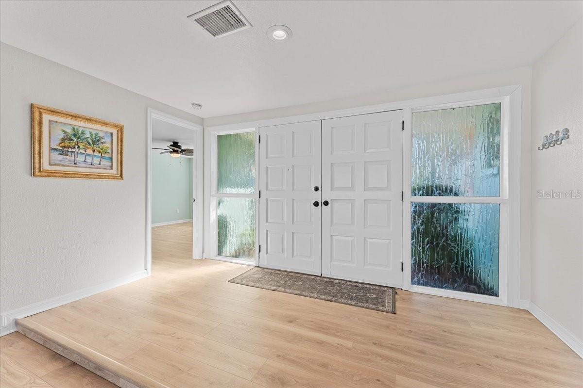 Image 7 of 76 For 5028 Ensign Loop