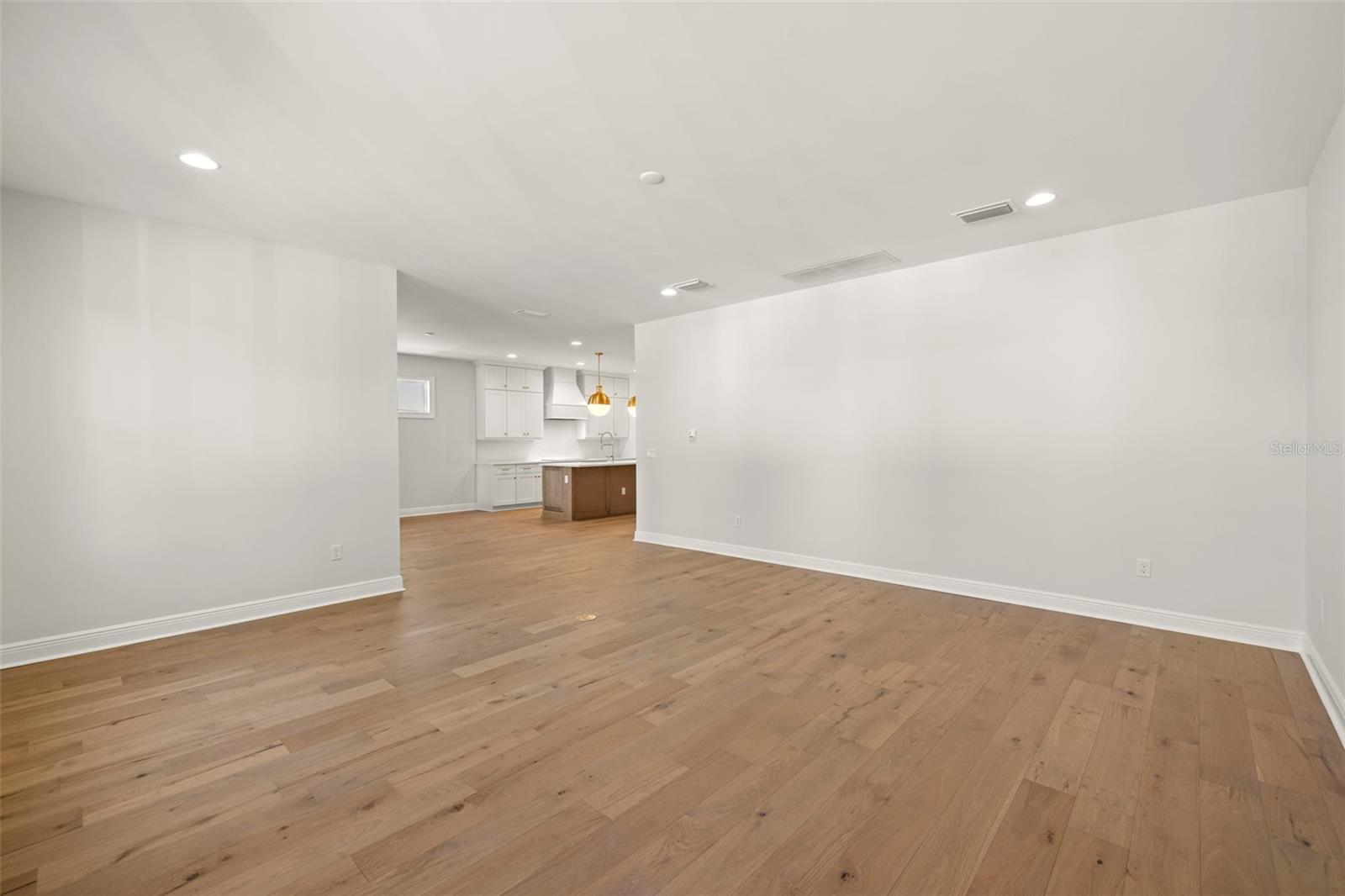 Image 13 of 35 For 4605 San Jose Street