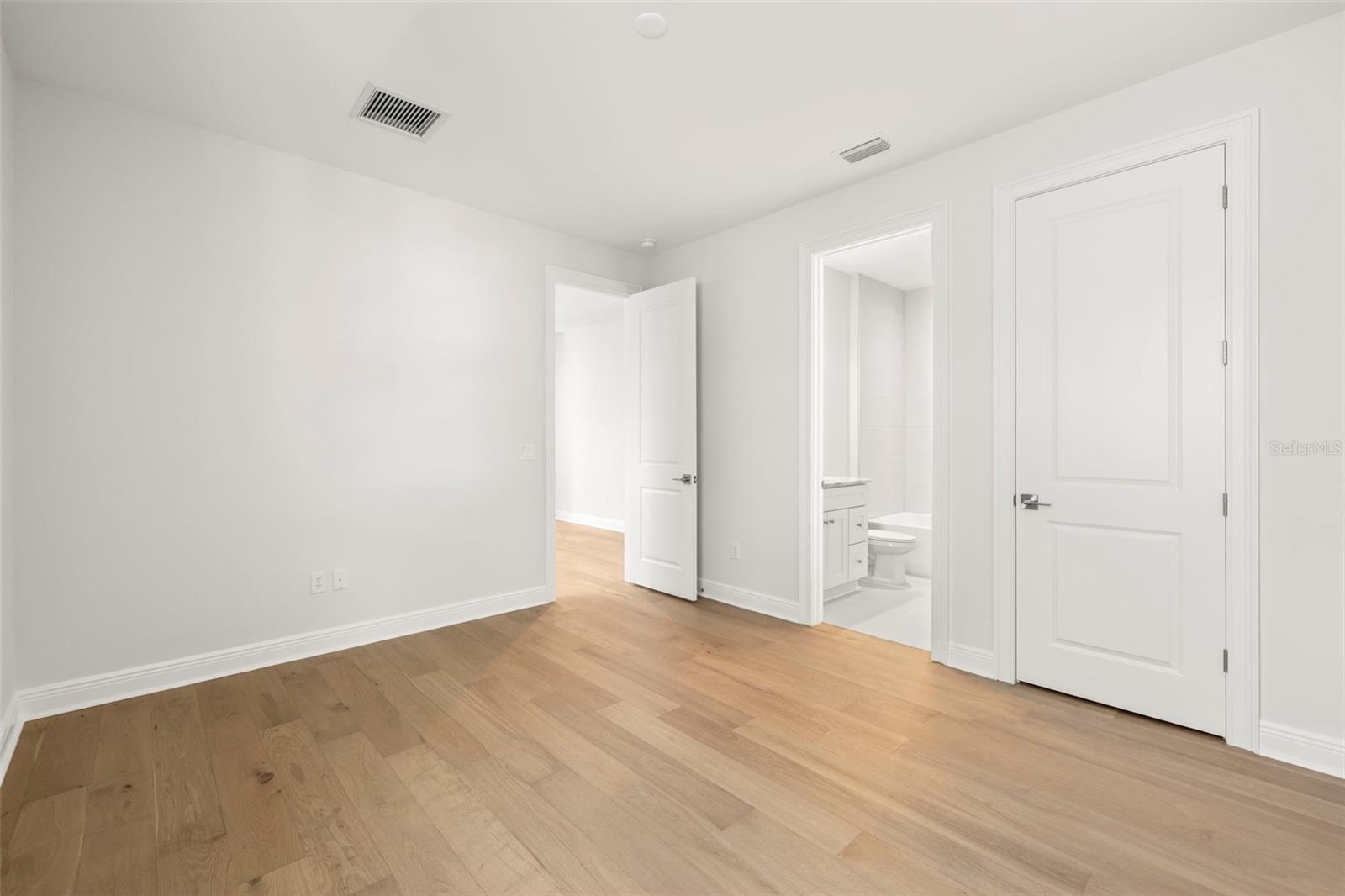 Image 28 of 35 For 4605 San Jose Street