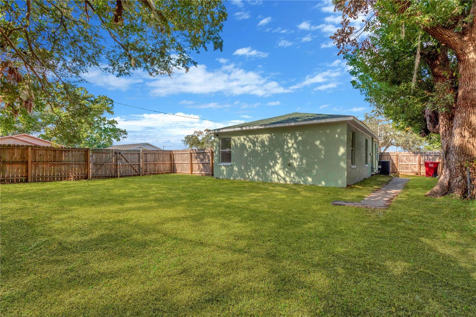 Image 14 of 20 For 1217 Ball Street