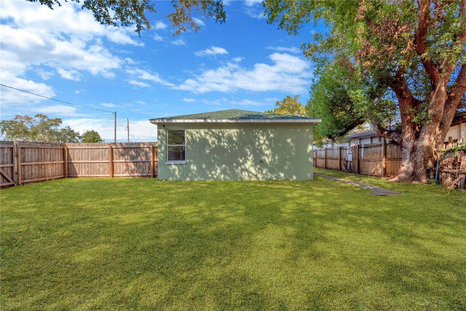 Image 16 of 20 For 1217 Ball Street