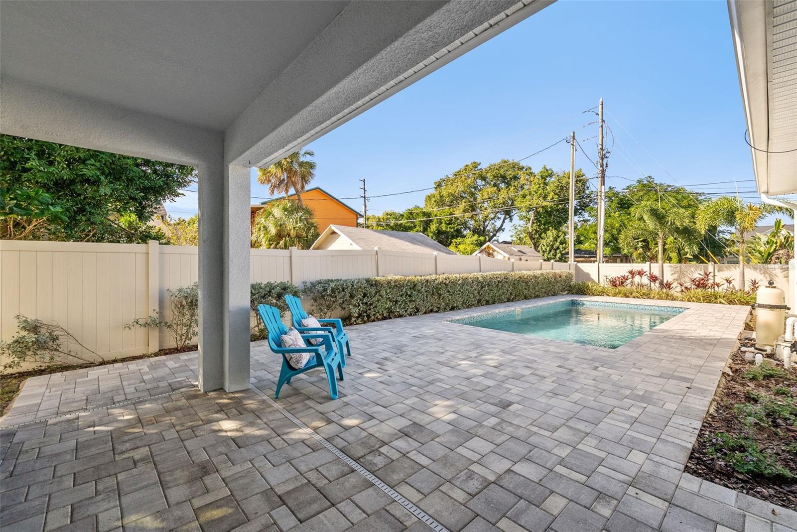 Image 16 of 48 For 2211 Burlington Avenue N