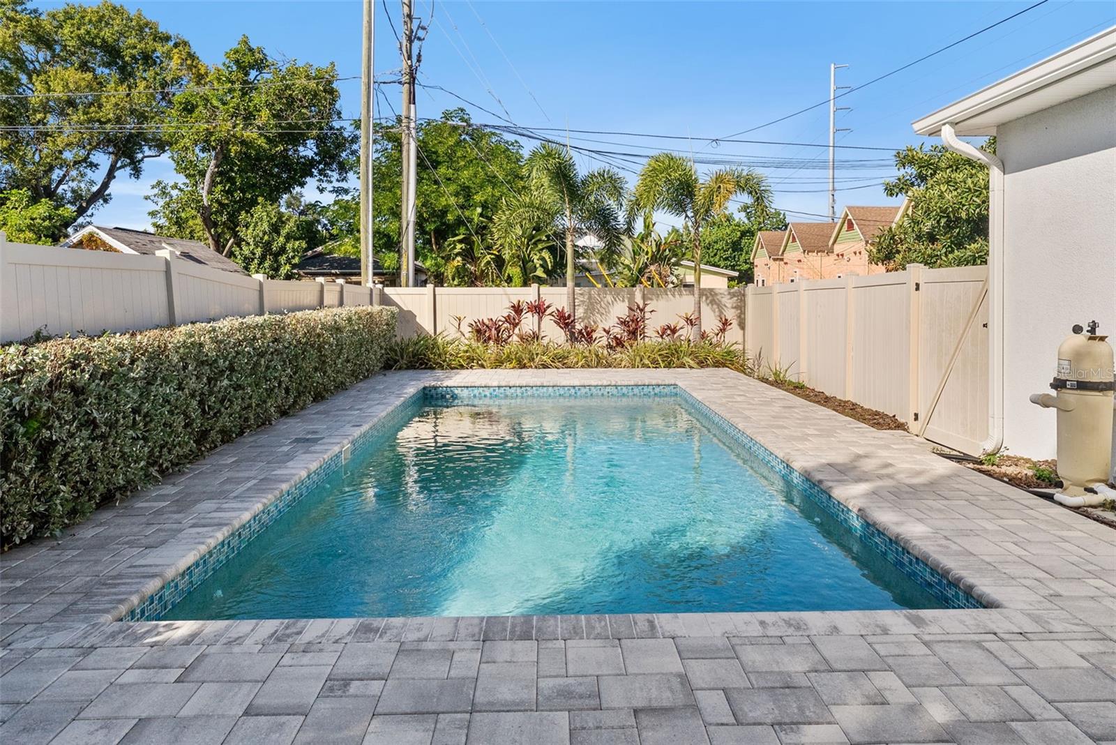 Image 2 of 48 For 2211 Burlington Avenue N