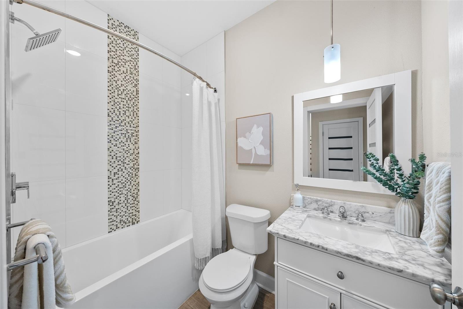 Image 24 of 48 For 2211 Burlington Avenue N