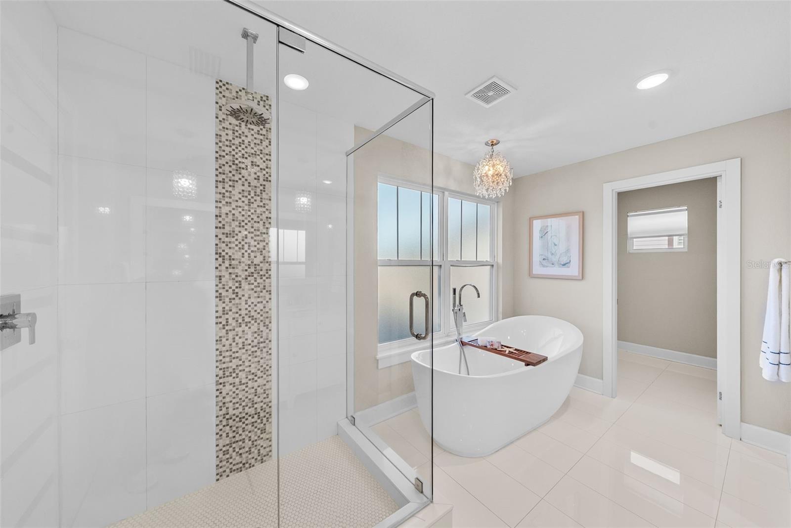 Image 29 of 48 For 2211 Burlington Avenue N