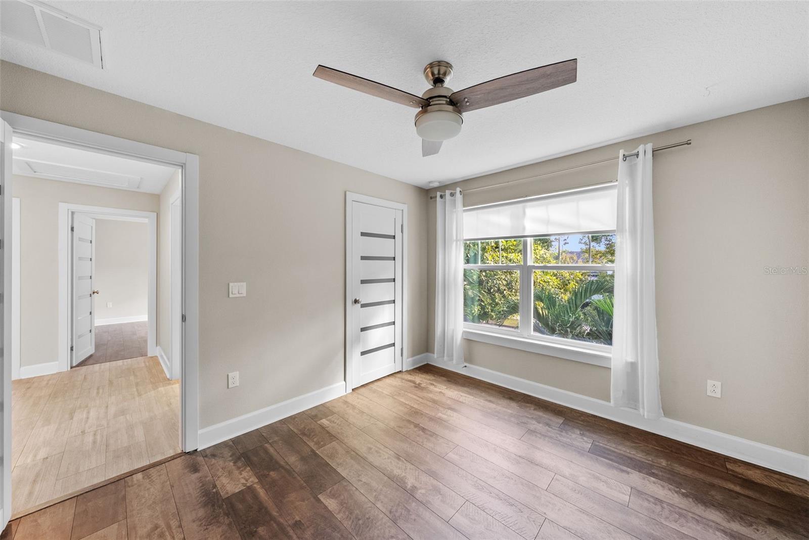 Image 34 of 48 For 2211 Burlington Avenue N