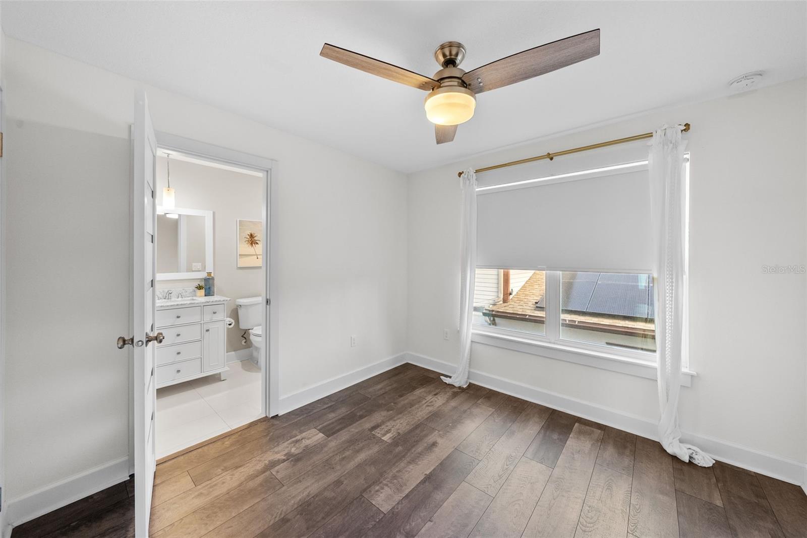 Image 38 of 48 For 2211 Burlington Avenue N