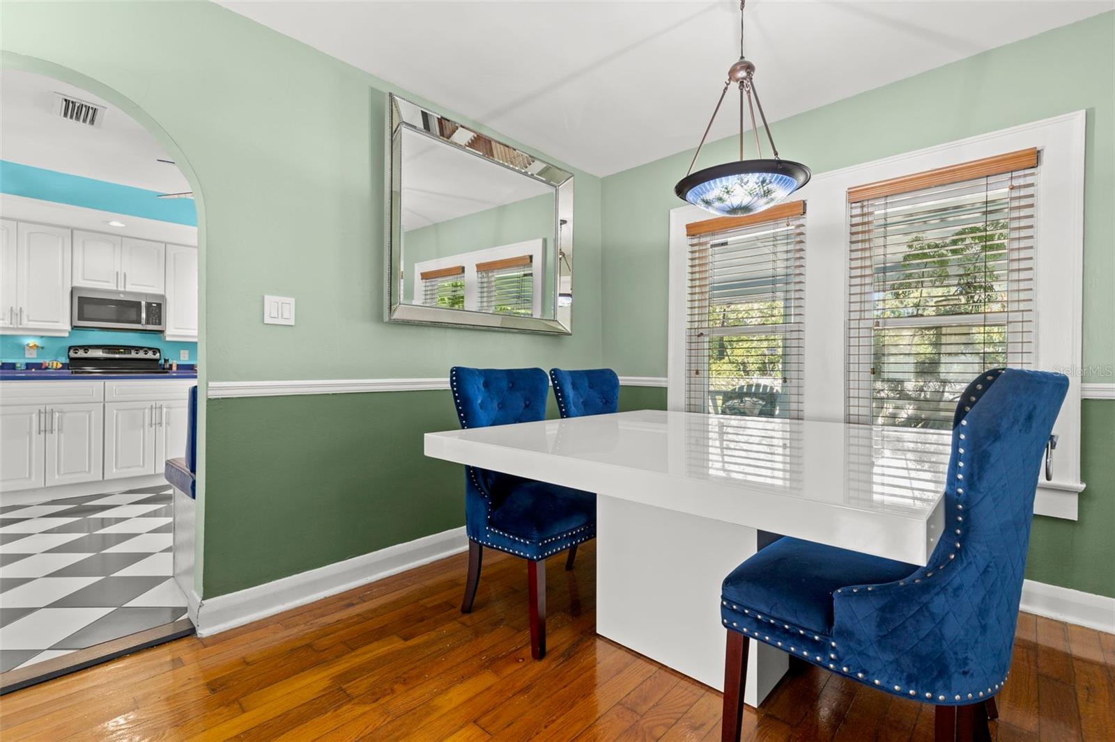 Image 15 of 42 For 8106 Boulevard