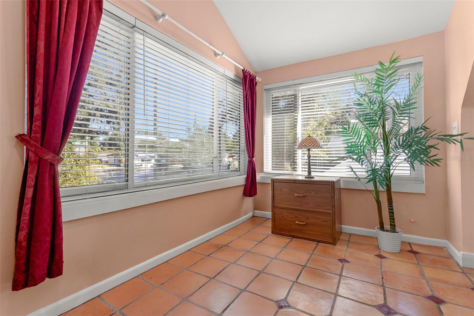 Image 19 of 42 For 8106 Boulevard