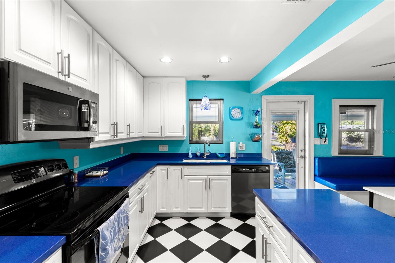 Image 9 of 42 For 8106 Boulevard