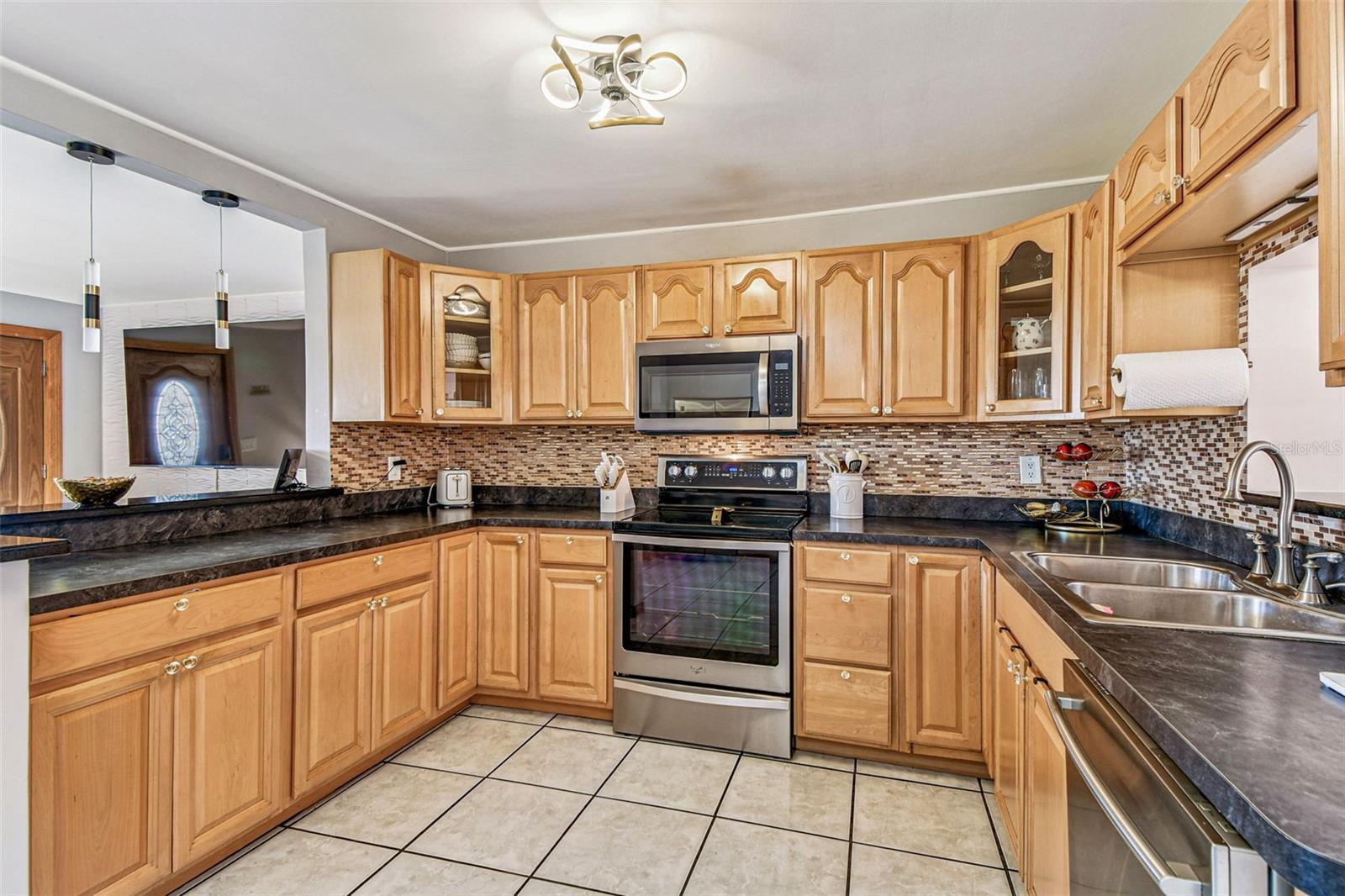 Image 18 of 79 For 226 Maple Avenue