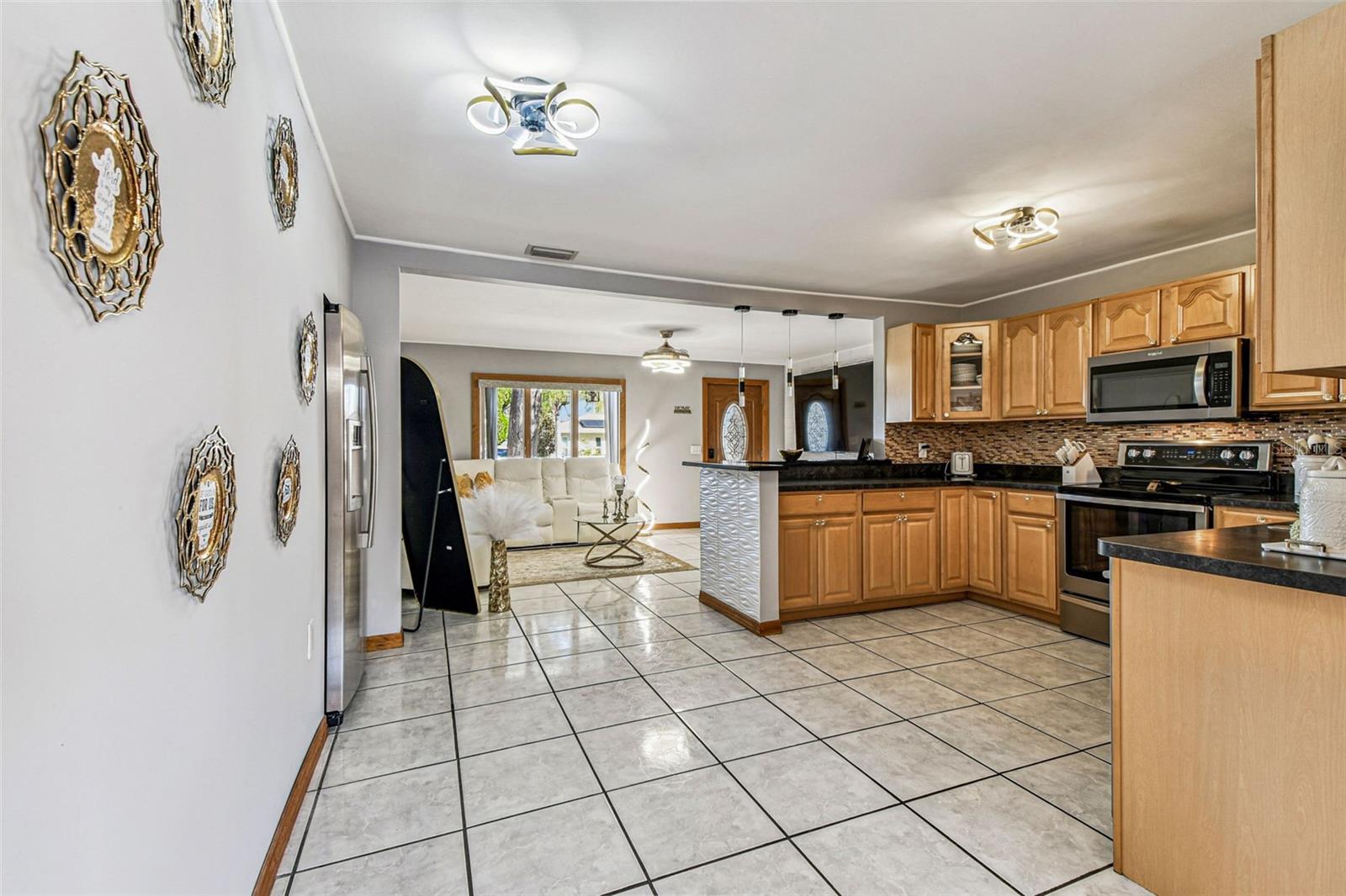 Image 25 of 79 For 226 Maple Avenue