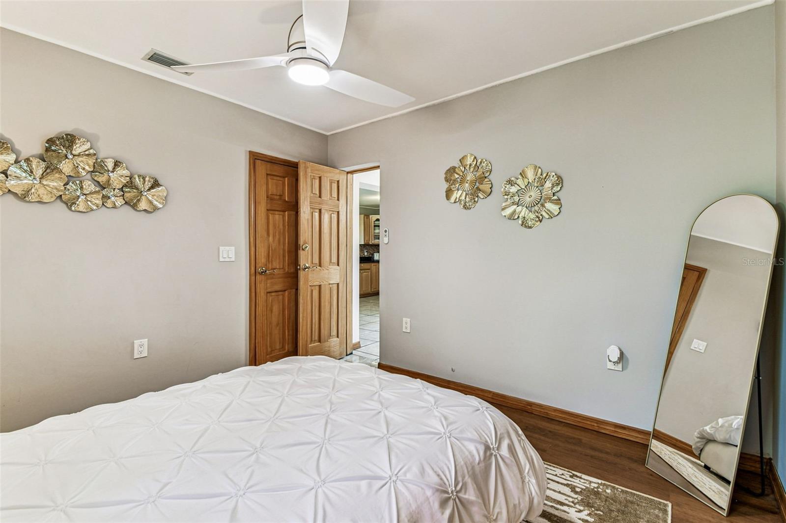 Image 28 of 79 For 226 Maple Avenue