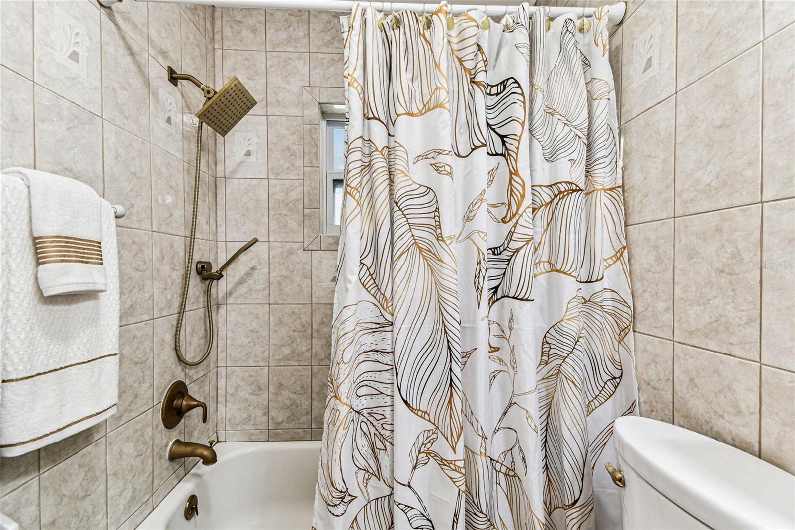 Image 33 of 79 For 226 Maple Avenue