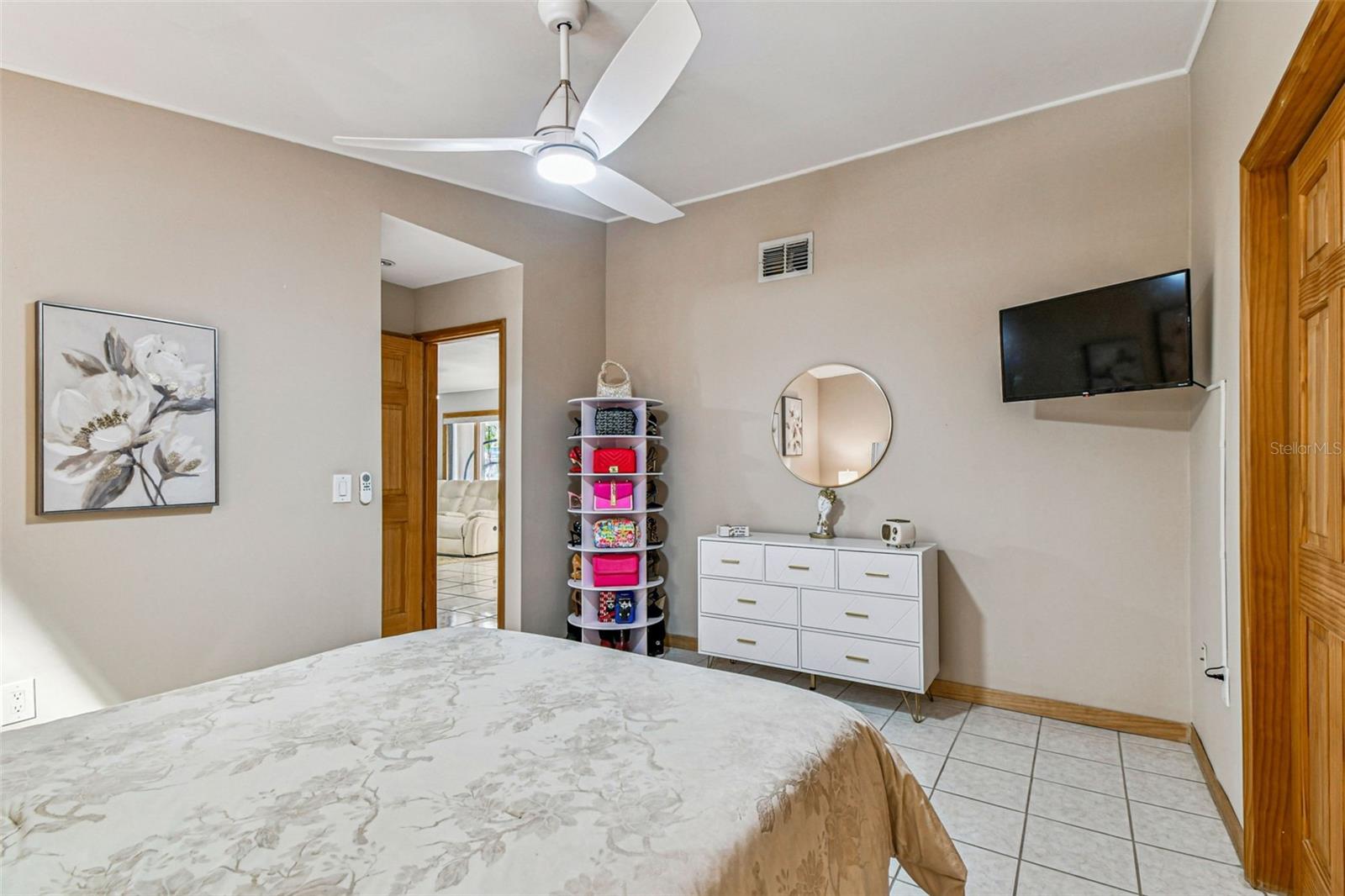 Image 36 of 79 For 226 Maple Avenue