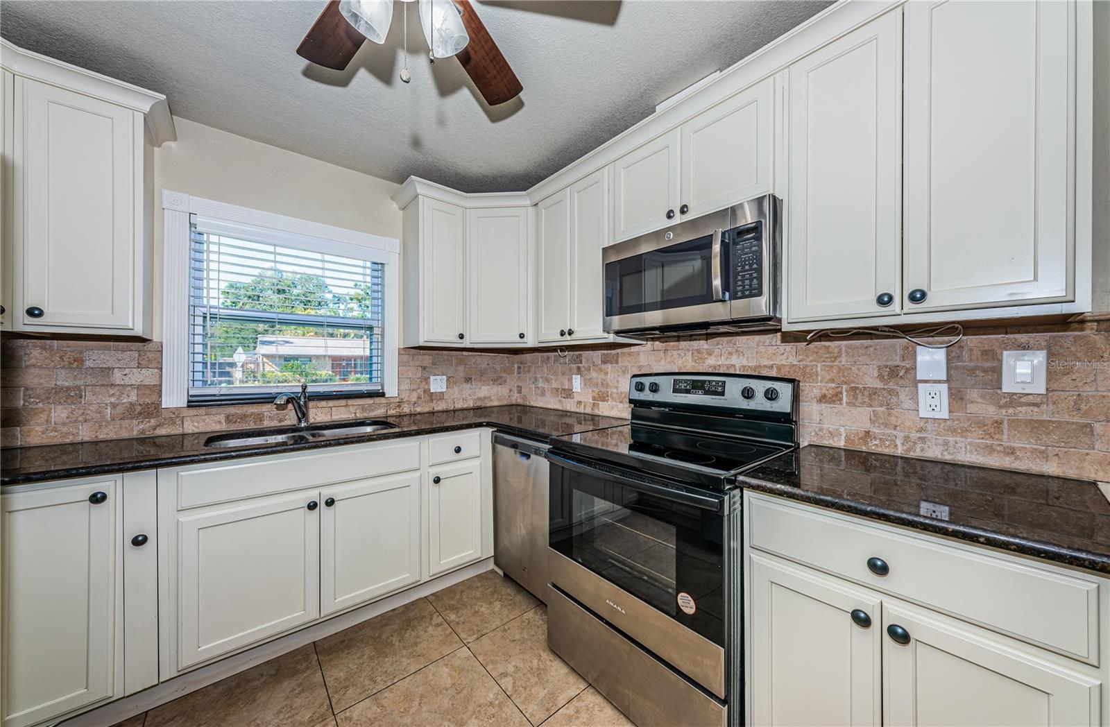 Image 3 of 12 For 1223 35th Street N