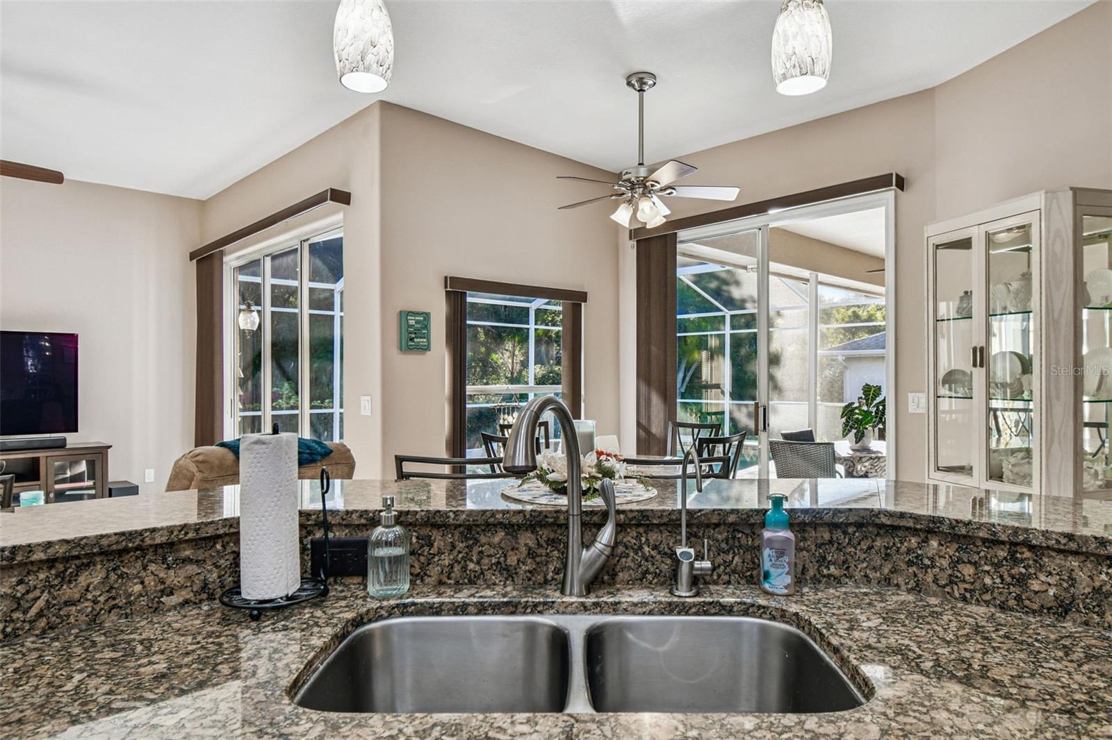 Image 27 of 94 For 1955 Dunloe Circle