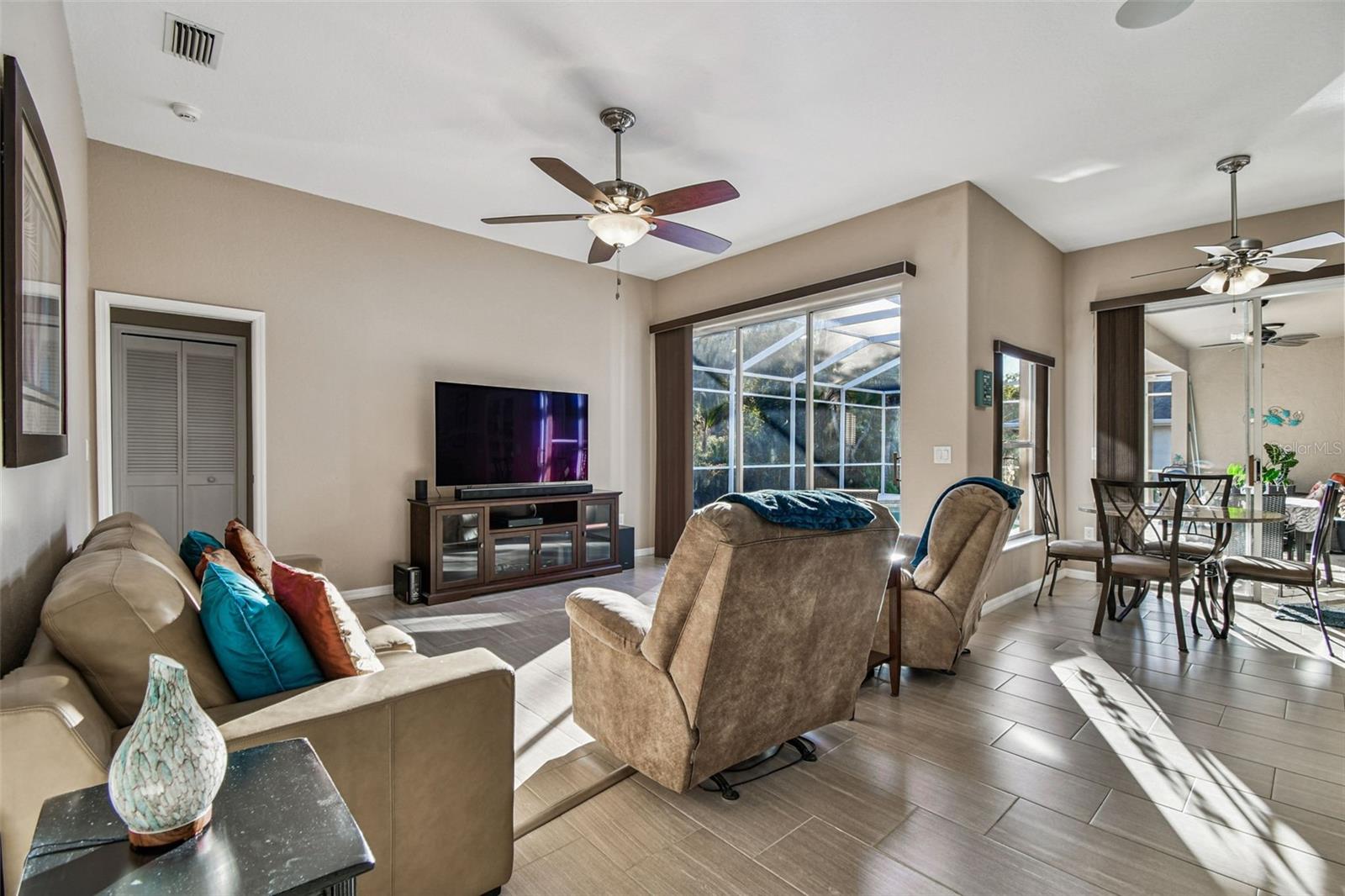 Image 33 of 94 For 1955 Dunloe Circle