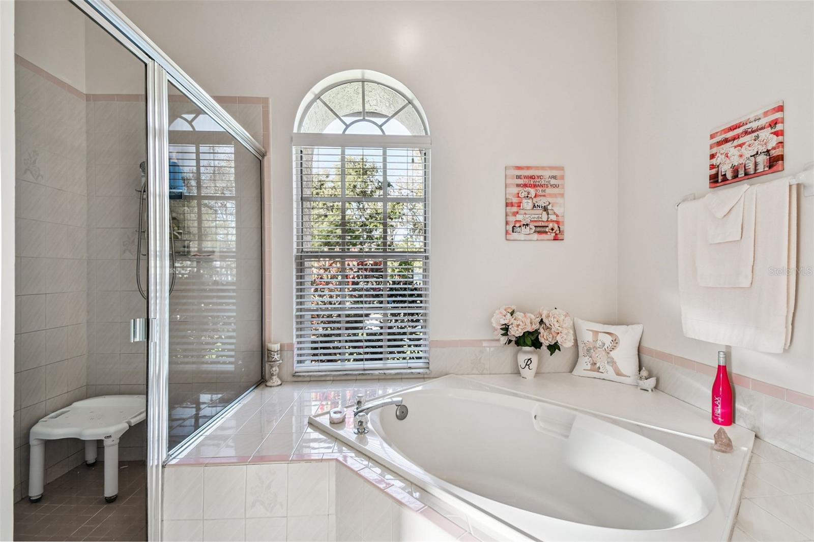 Image 44 of 94 For 1955 Dunloe Circle