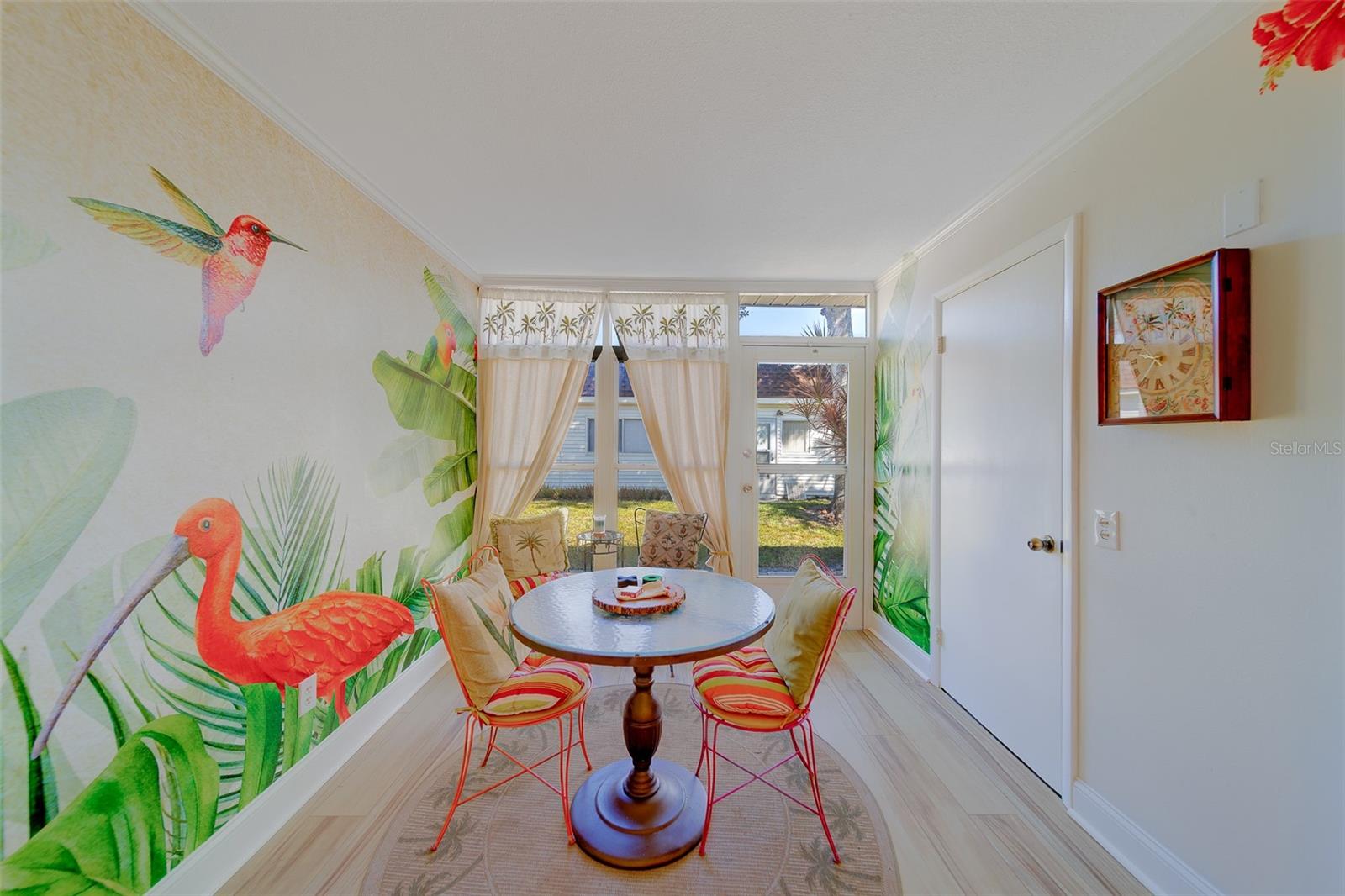 Image 14 of 53 For 13827 Mission Oaks Boulevard