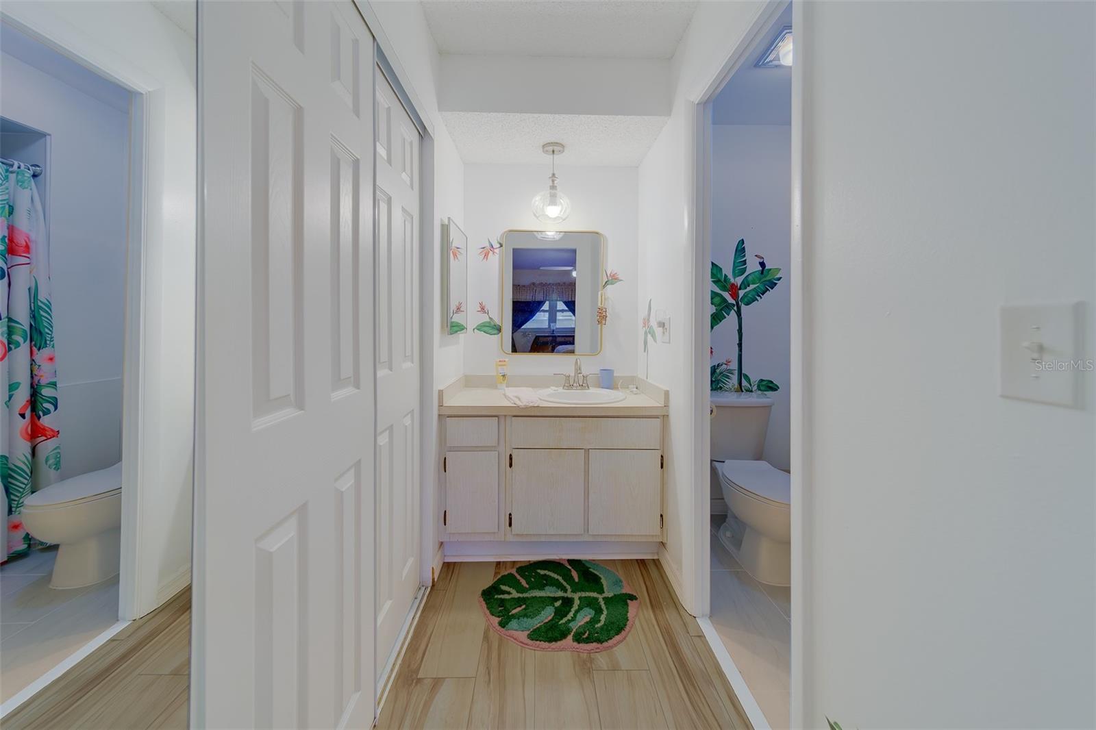 Image 19 of 53 For 13827 Mission Oaks Boulevard