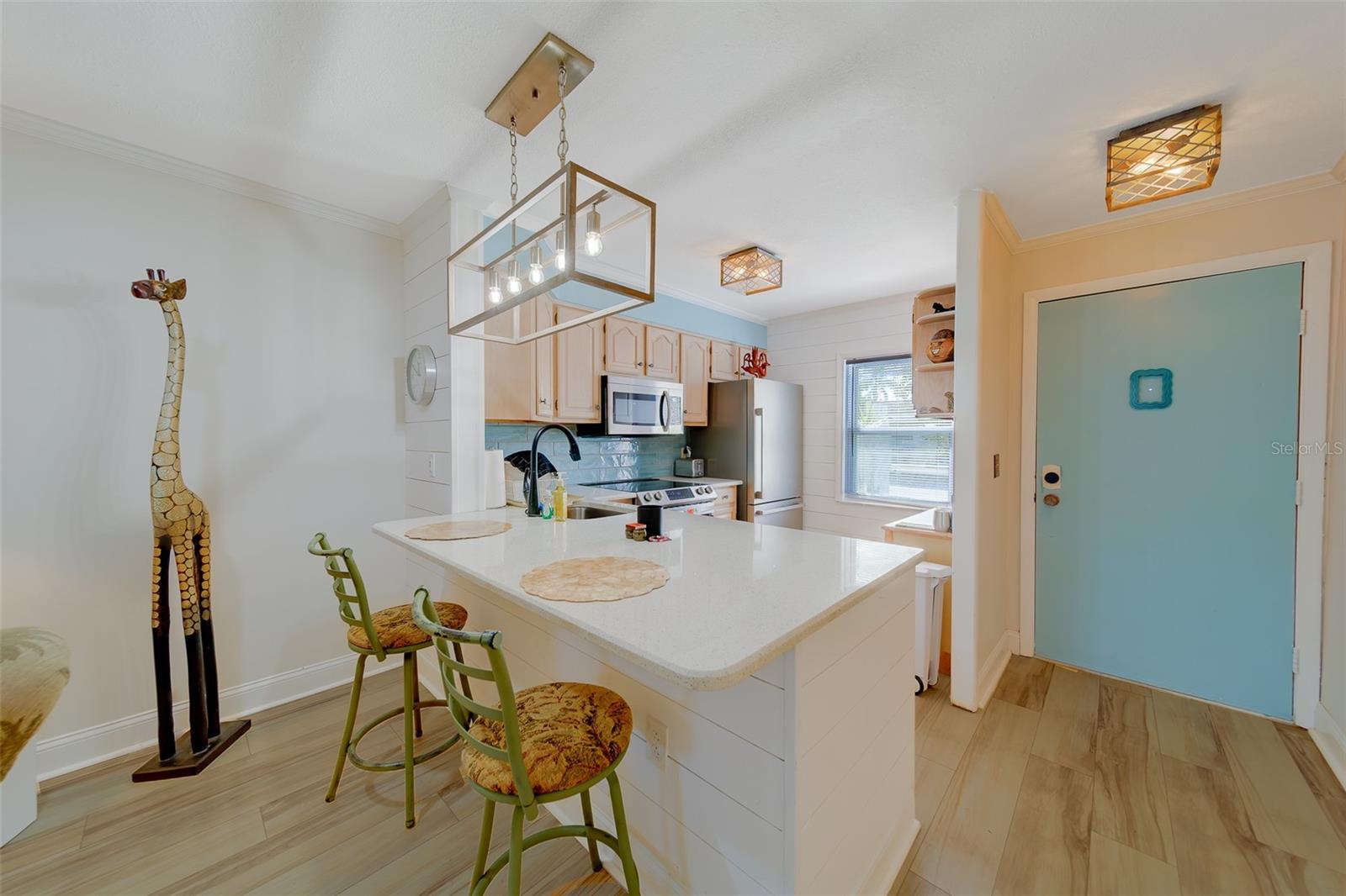 Image 3 of 53 For 13827 Mission Oaks Boulevard