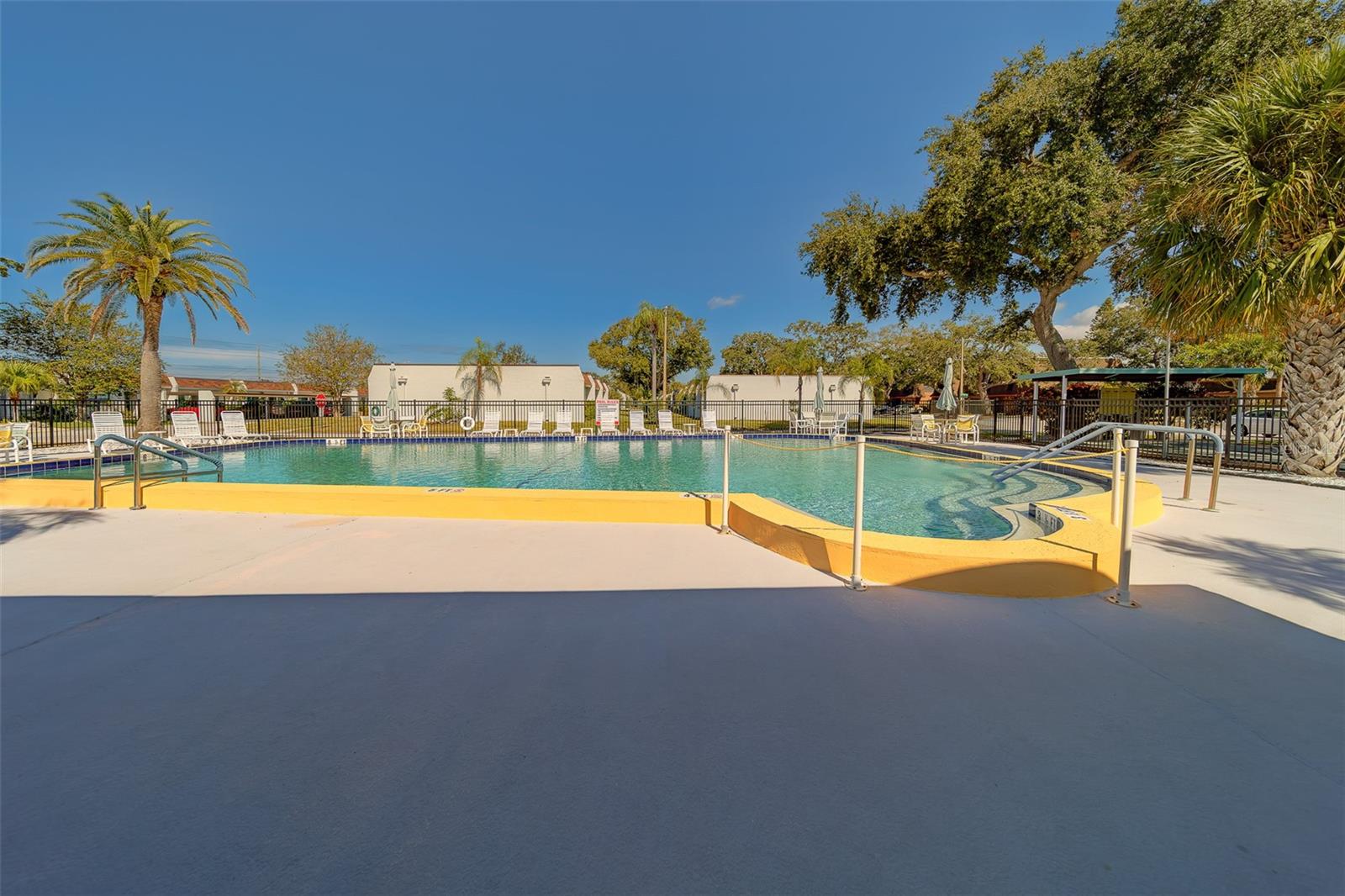 Image 37 of 53 For 13827 Mission Oaks Boulevard