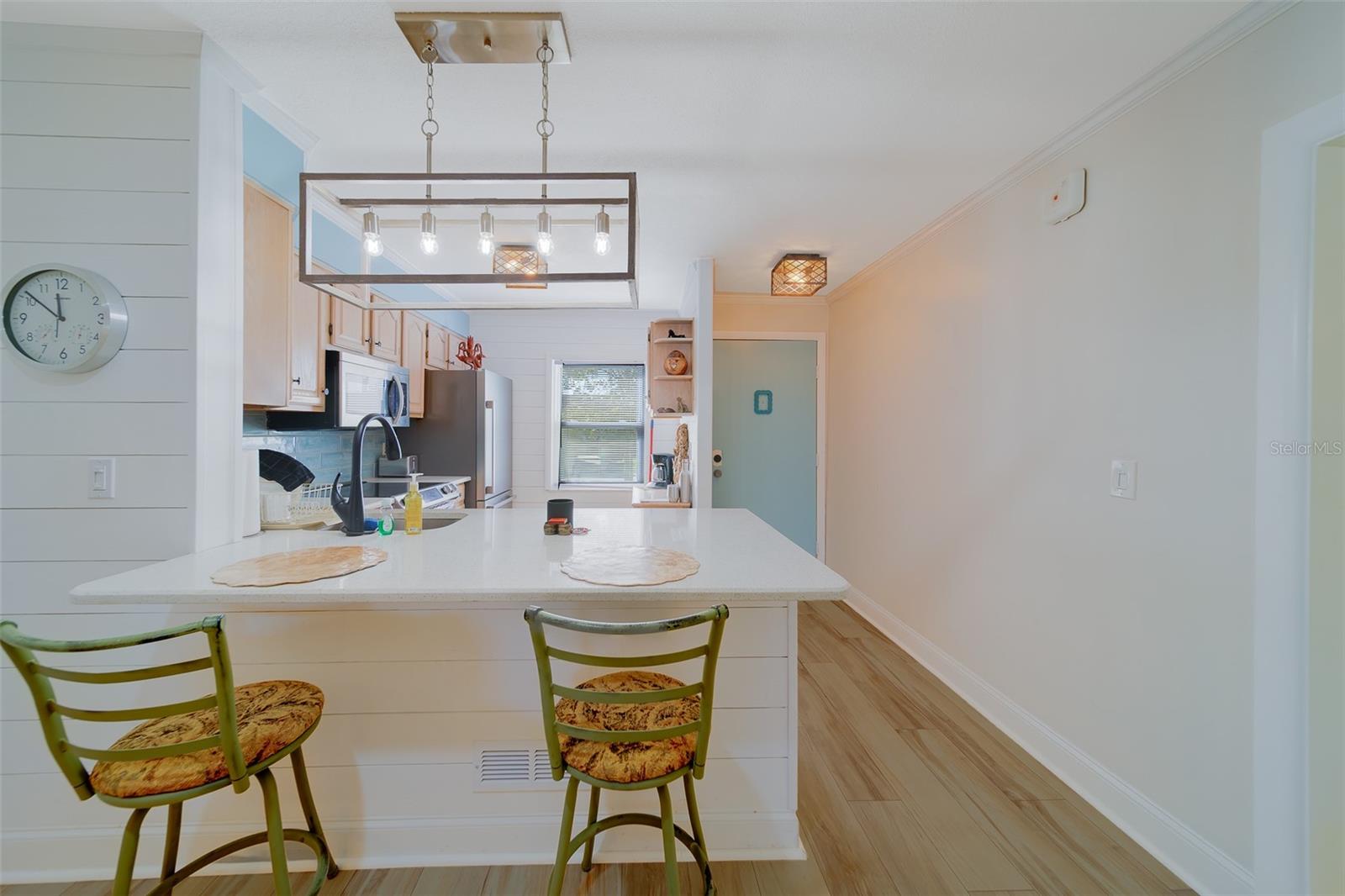 Image 4 of 53 For 13827 Mission Oaks Boulevard