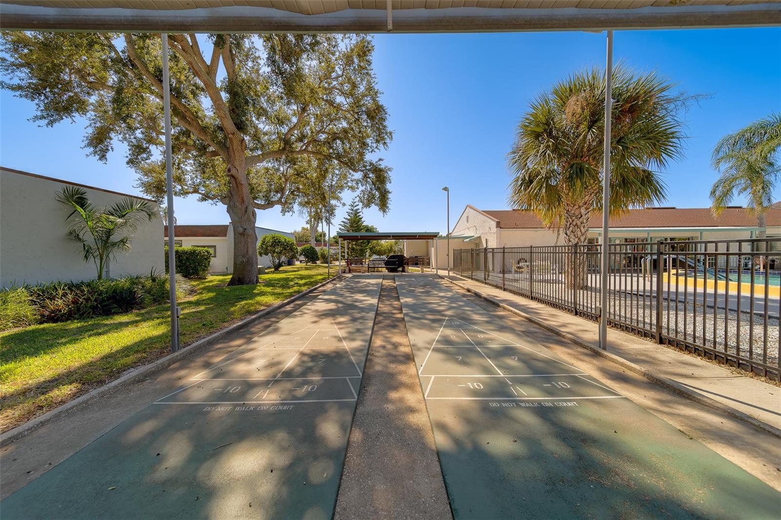 Image 40 of 53 For 13827 Mission Oaks Boulevard