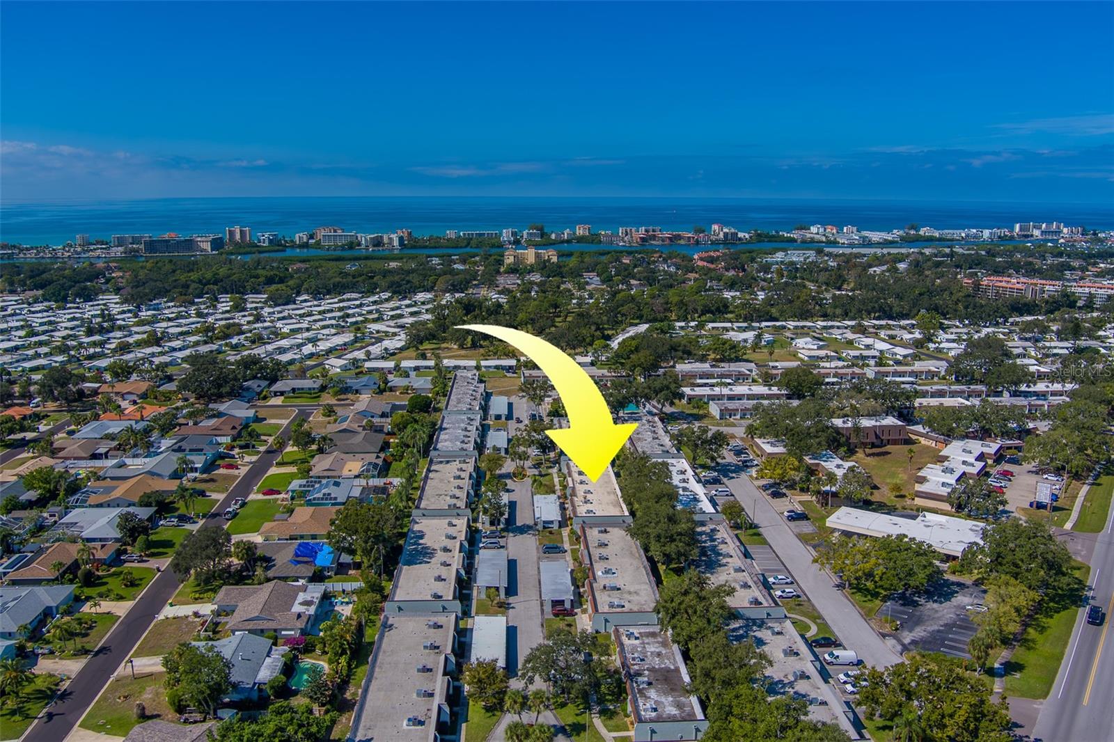 Image 42 of 53 For 13827 Mission Oaks Boulevard