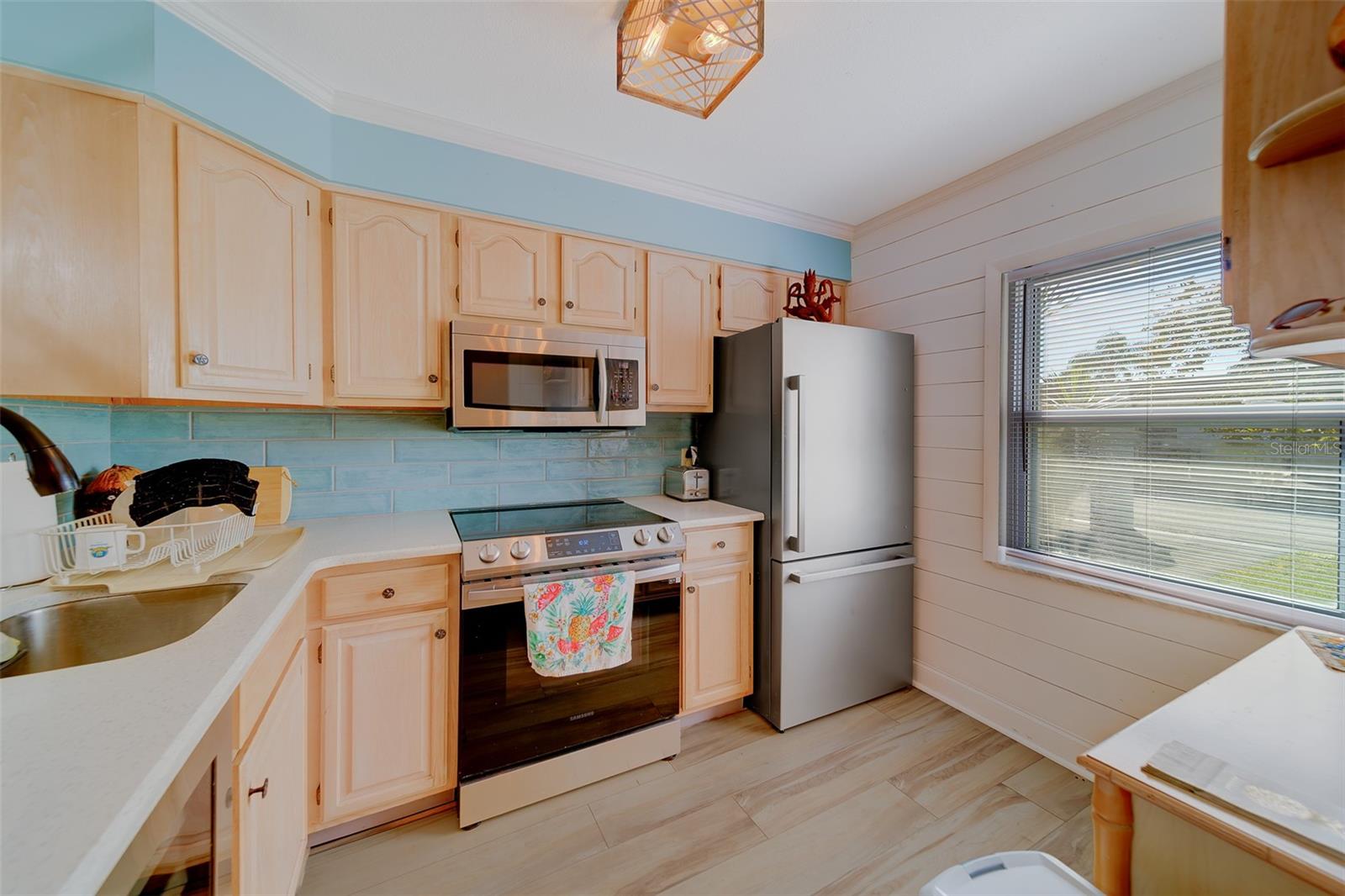 Image 5 of 53 For 13827 Mission Oaks Boulevard