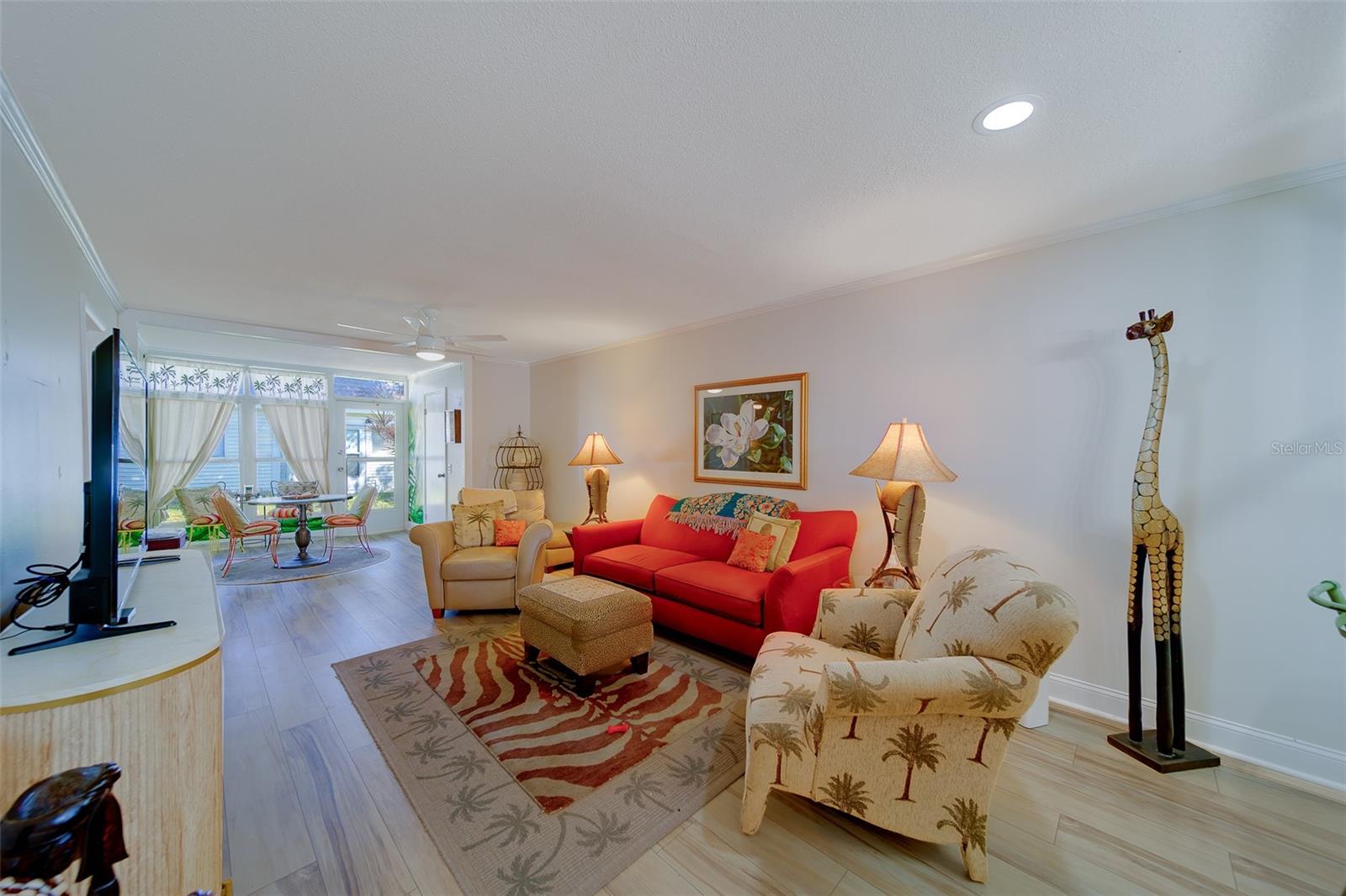 Image 9 of 53 For 13827 Mission Oaks Boulevard