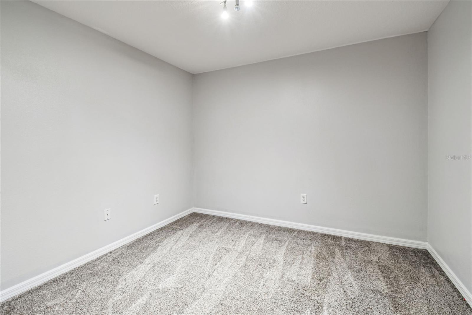 Image 14 of 28 For 37669 Aaralyn Road