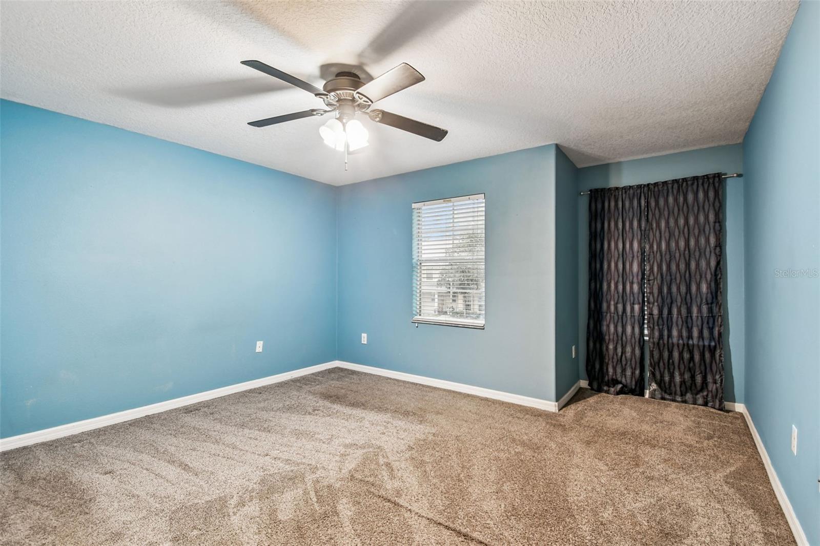 Image 17 of 28 For 37669 Aaralyn Road