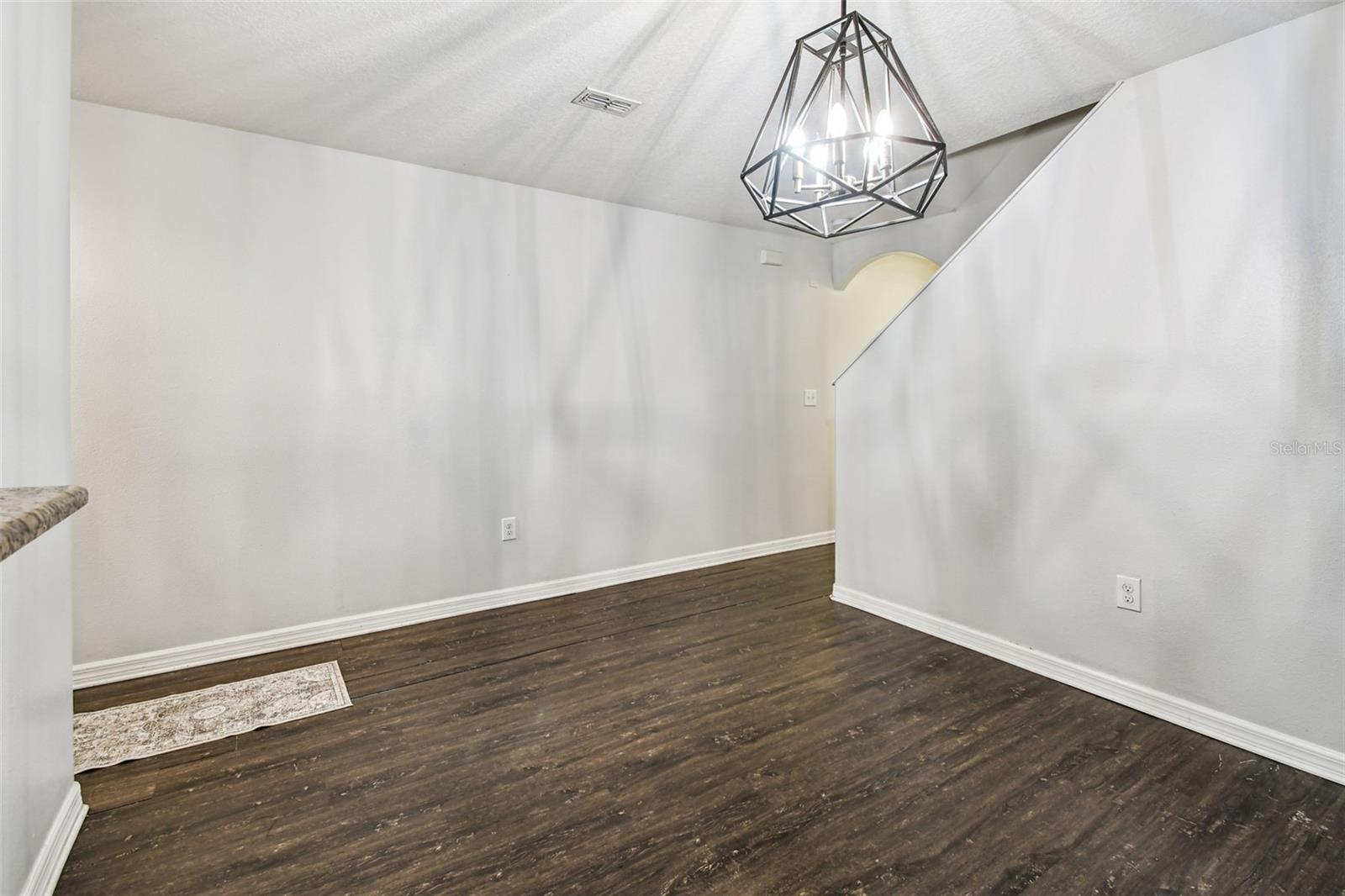 Image 19 of 28 For 37669 Aaralyn Road