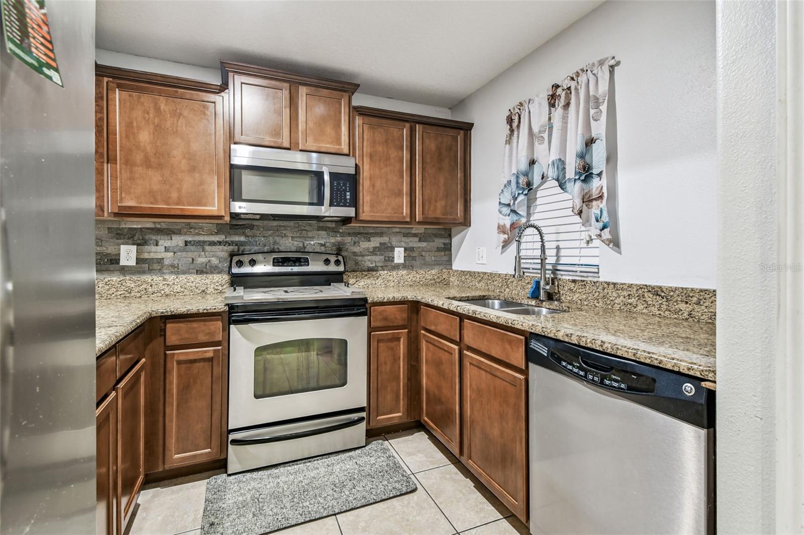 Image 2 of 28 For 37669 Aaralyn Road