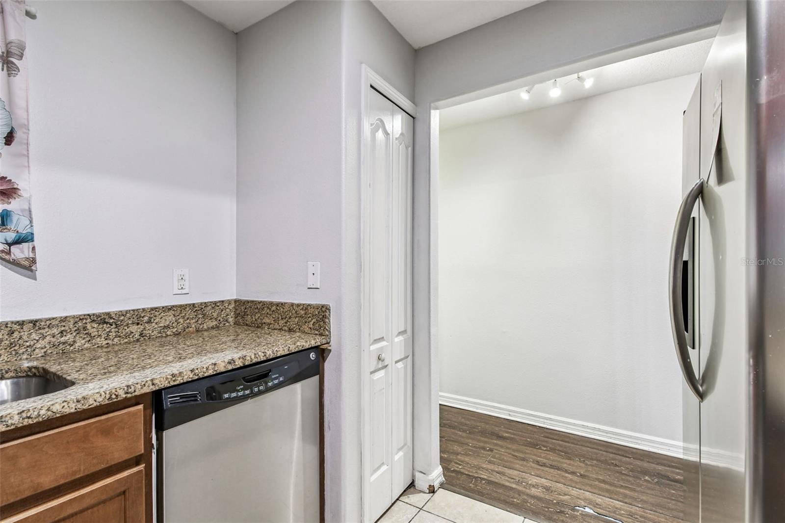 Image 20 of 28 For 37669 Aaralyn Road