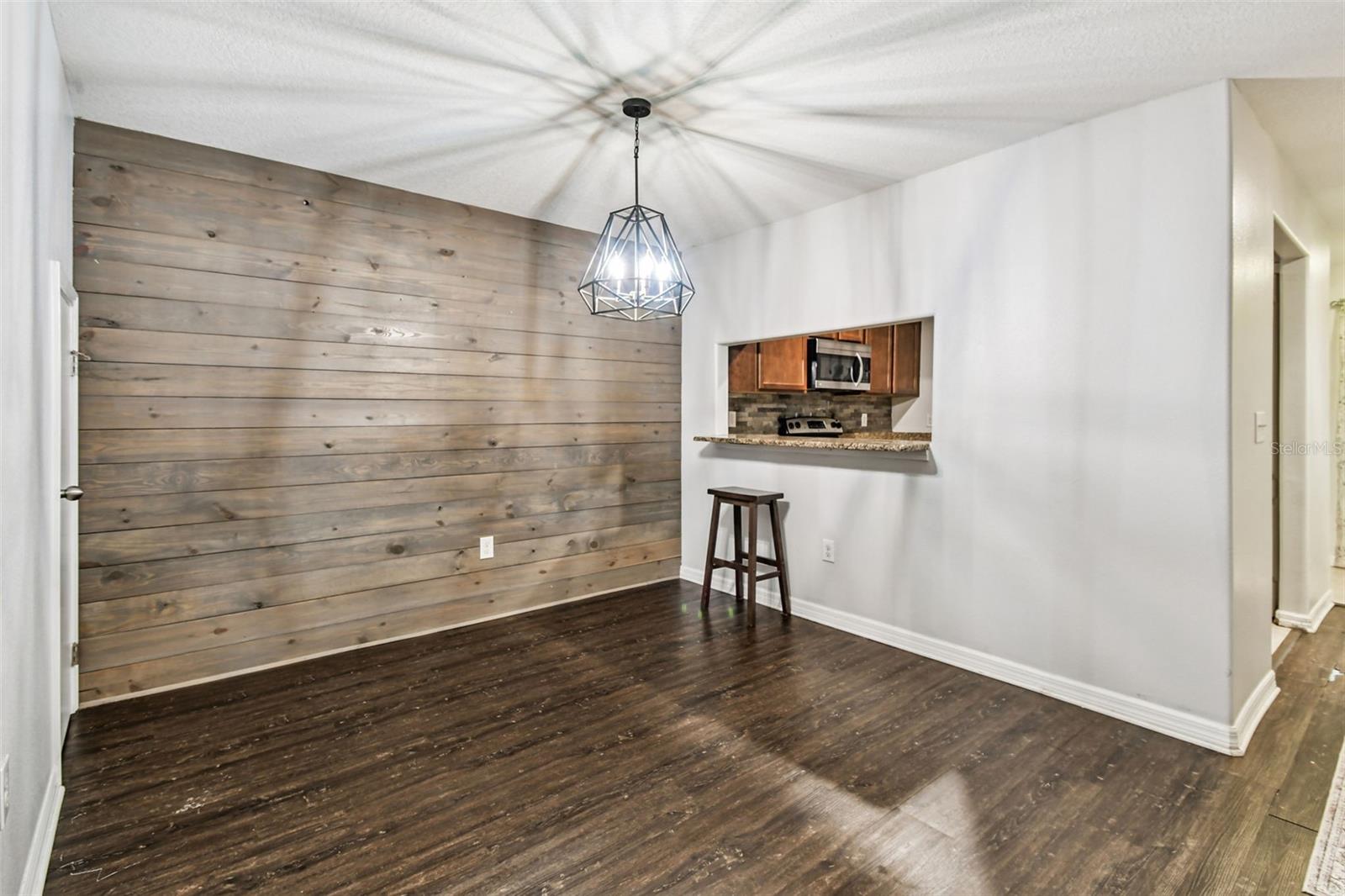 Image 7 of 28 For 37669 Aaralyn Road