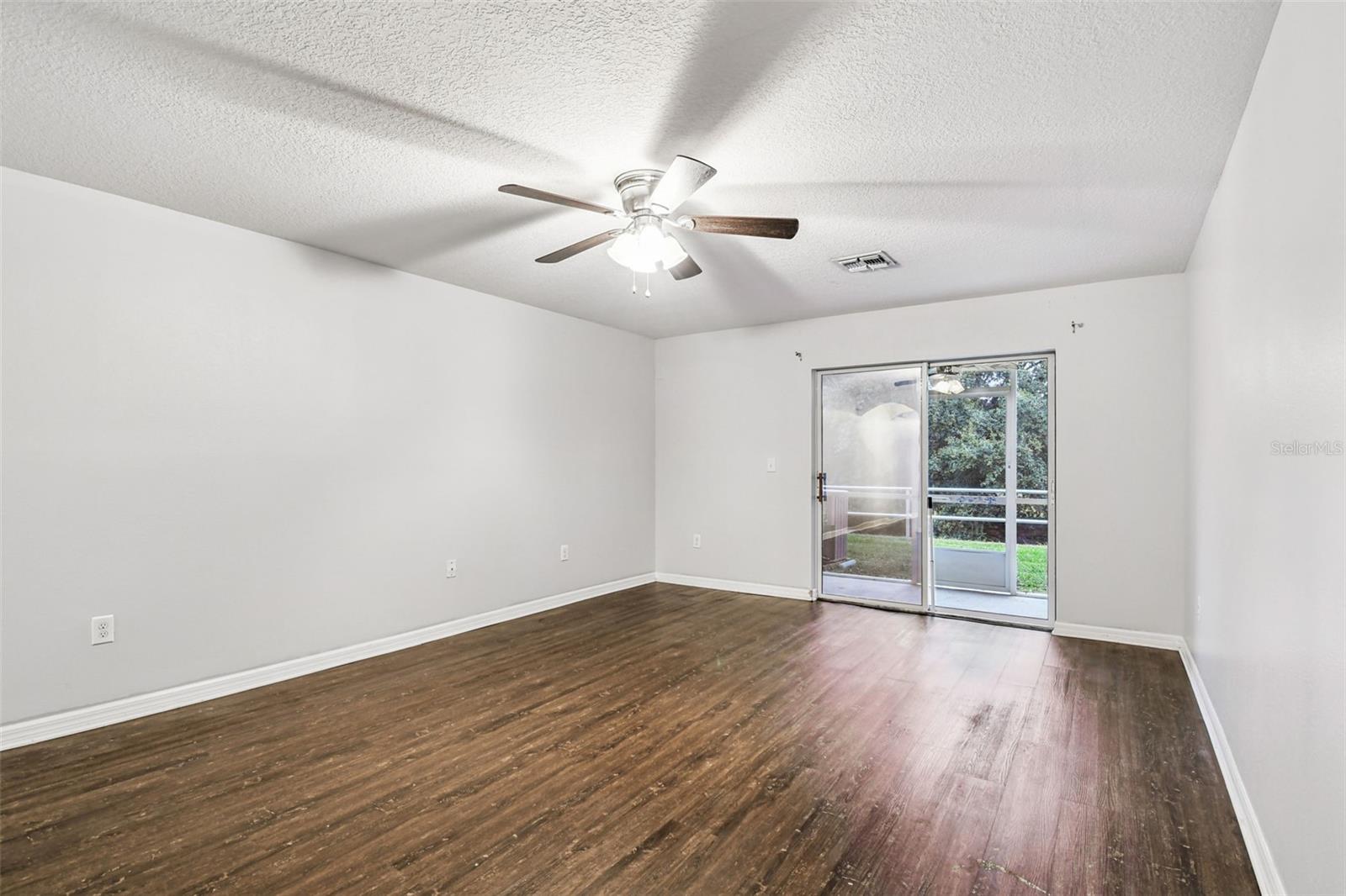 Image 9 of 28 For 37669 Aaralyn Road