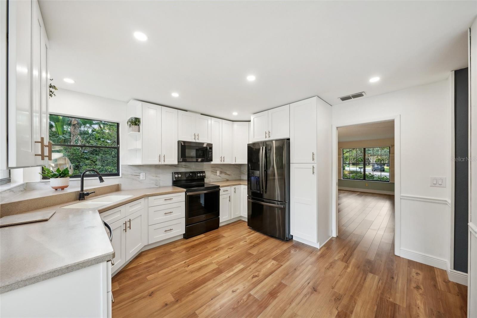 Image 14 of 44 For 2990 Longbrooke Way