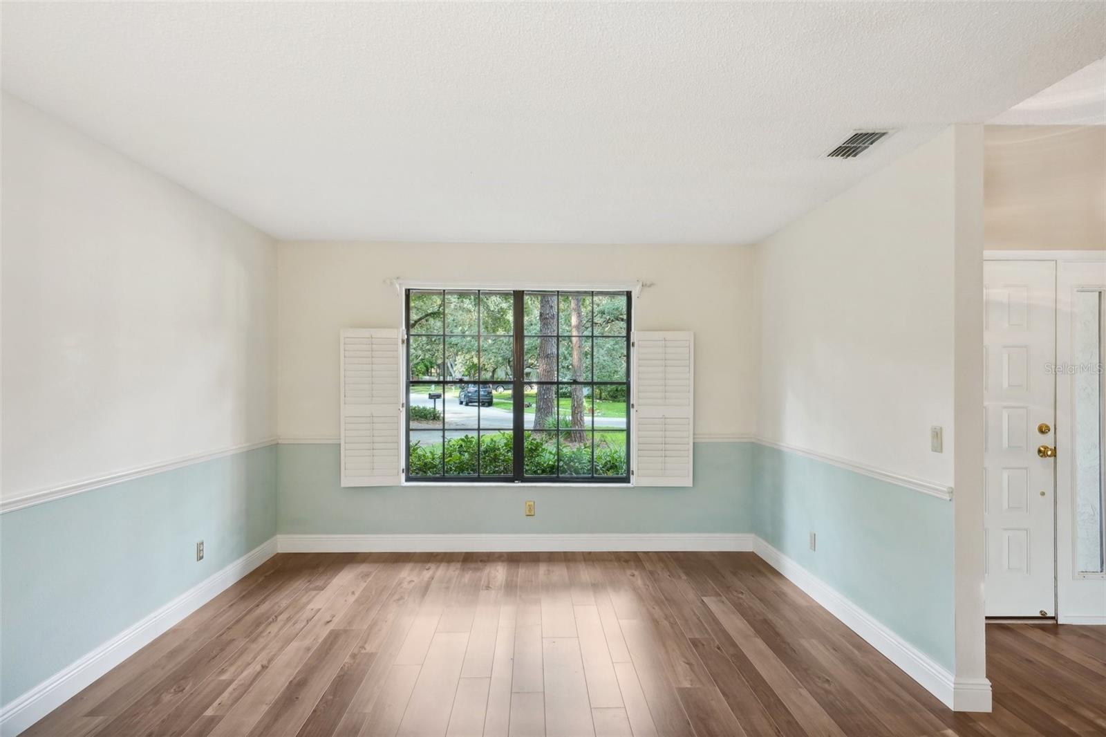 Image 18 of 44 For 2990 Longbrooke Way