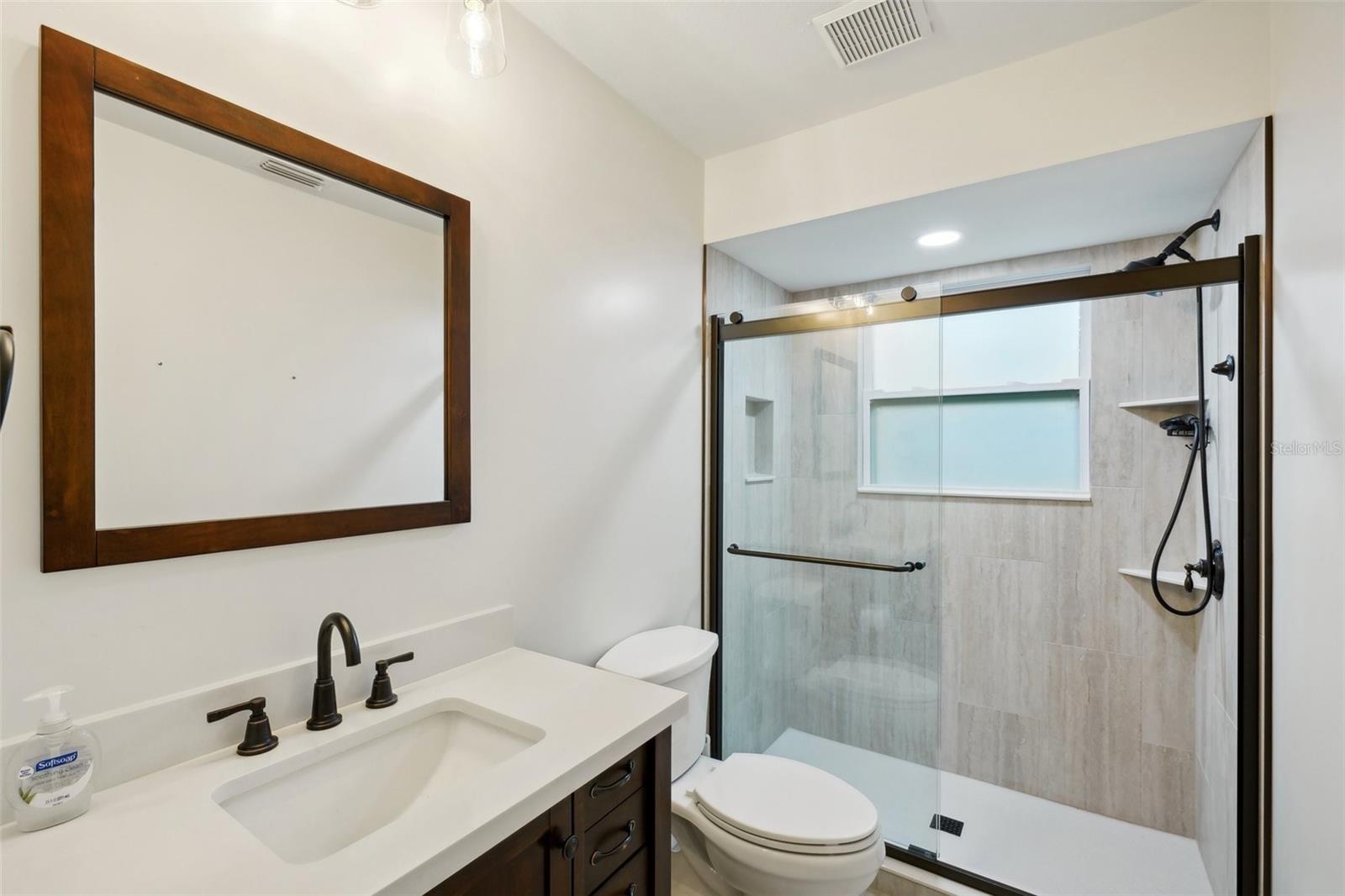 Image 33 of 44 For 2990 Longbrooke Way