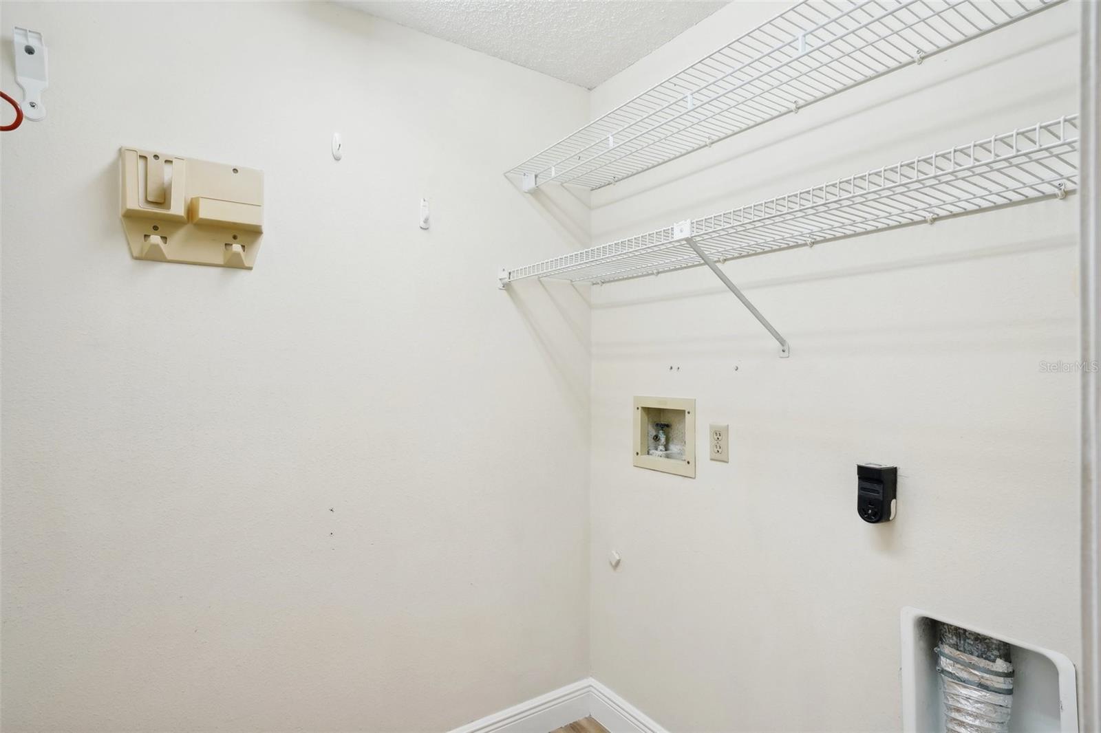 Image 37 of 44 For 2990 Longbrooke Way